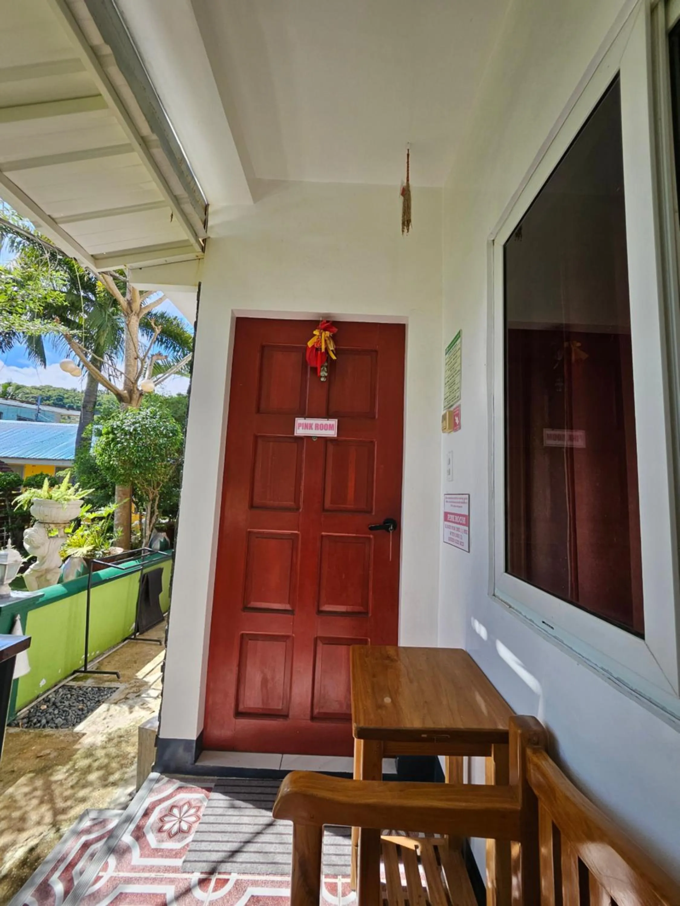 L & M Hearthstones Lodge