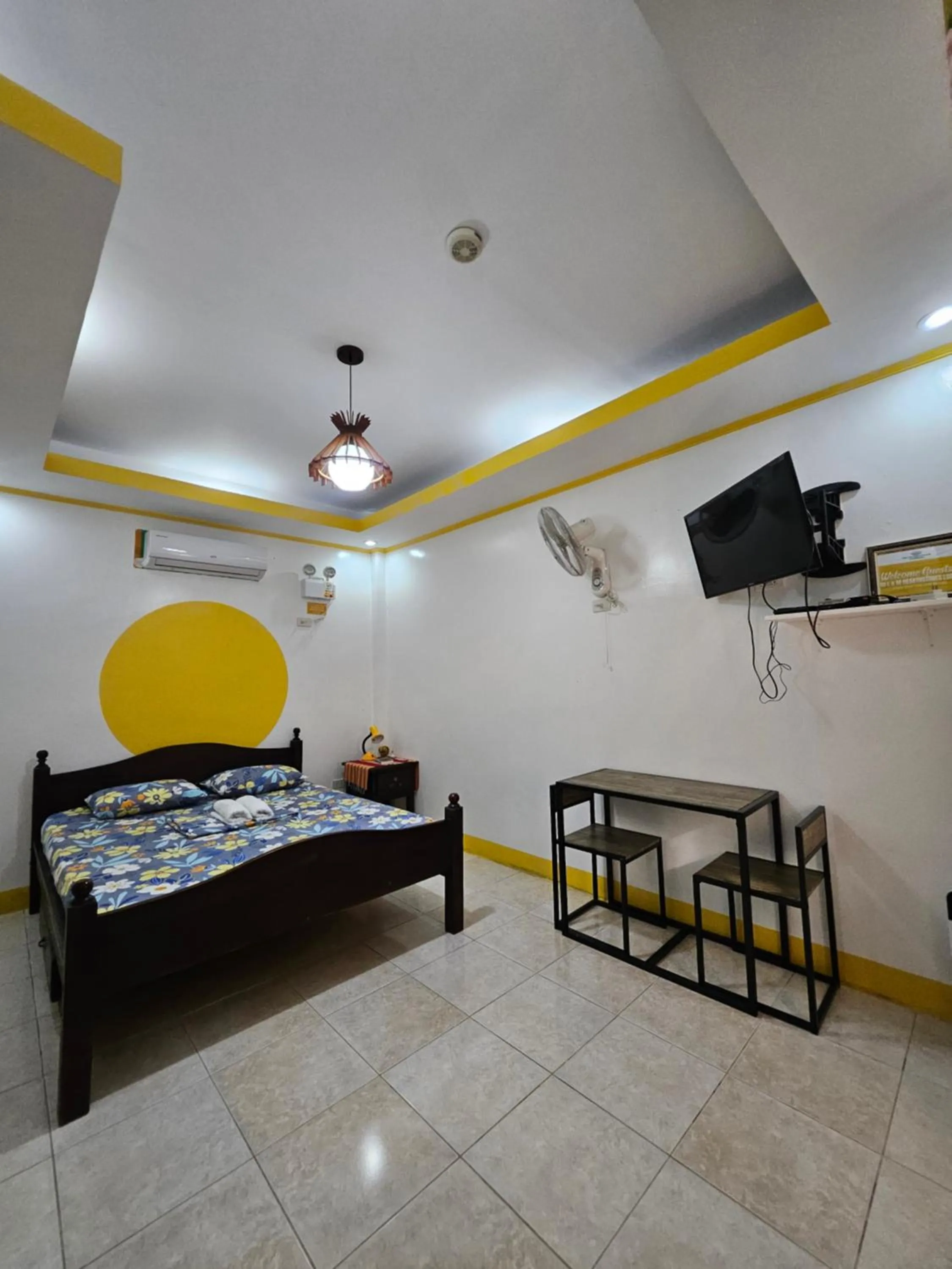 Bed in L & M Hearthstones Lodge