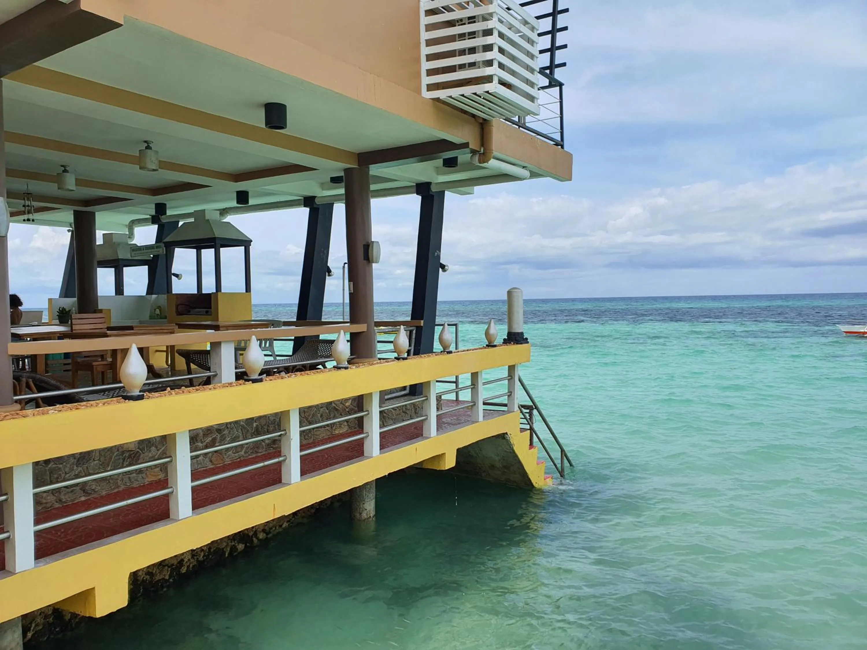 Beach in L & M Hearthstones Lodge
