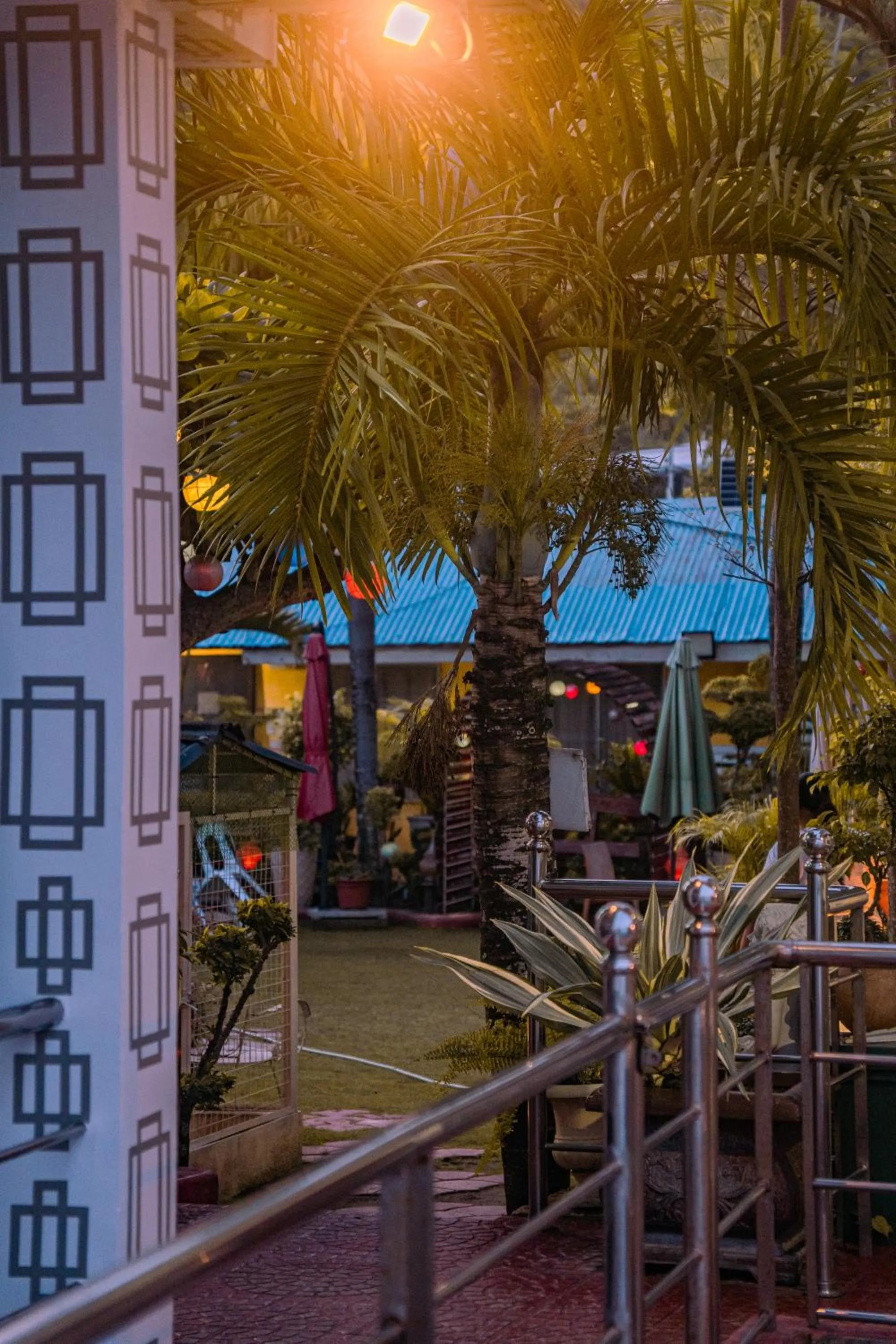 L & M Hearthstones Lodge