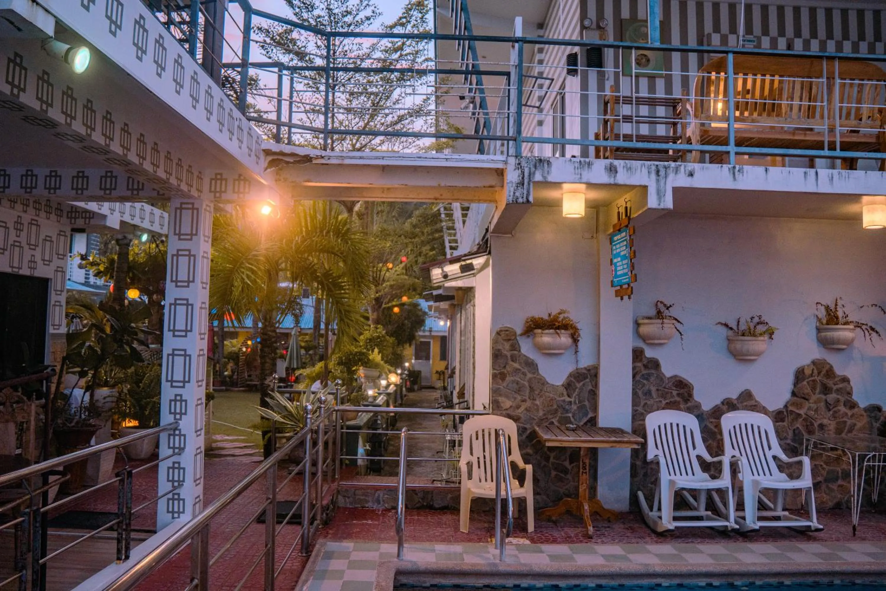 L & M Hearthstones Lodge