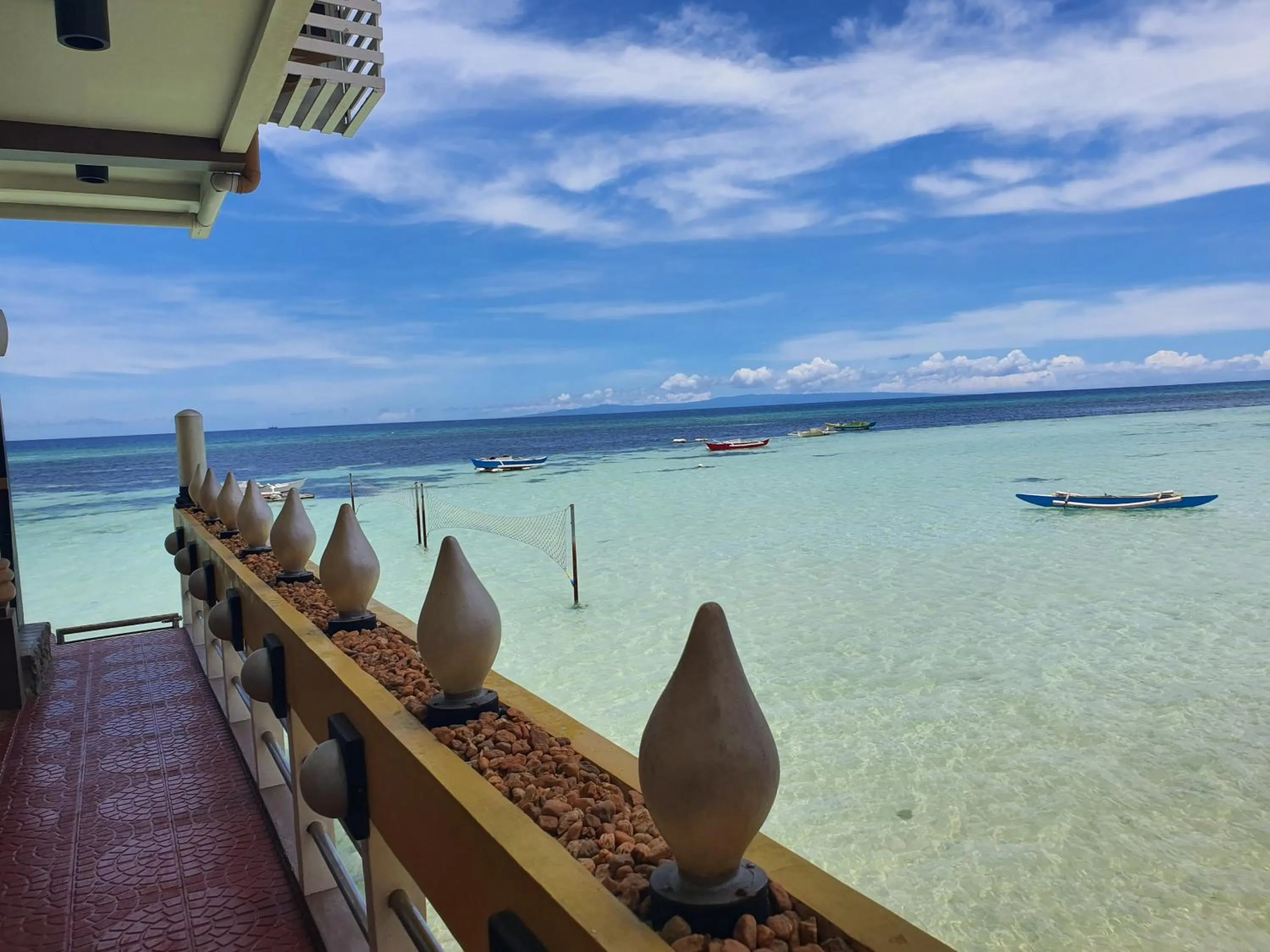 Beach in L & M Hearthstones Lodge
