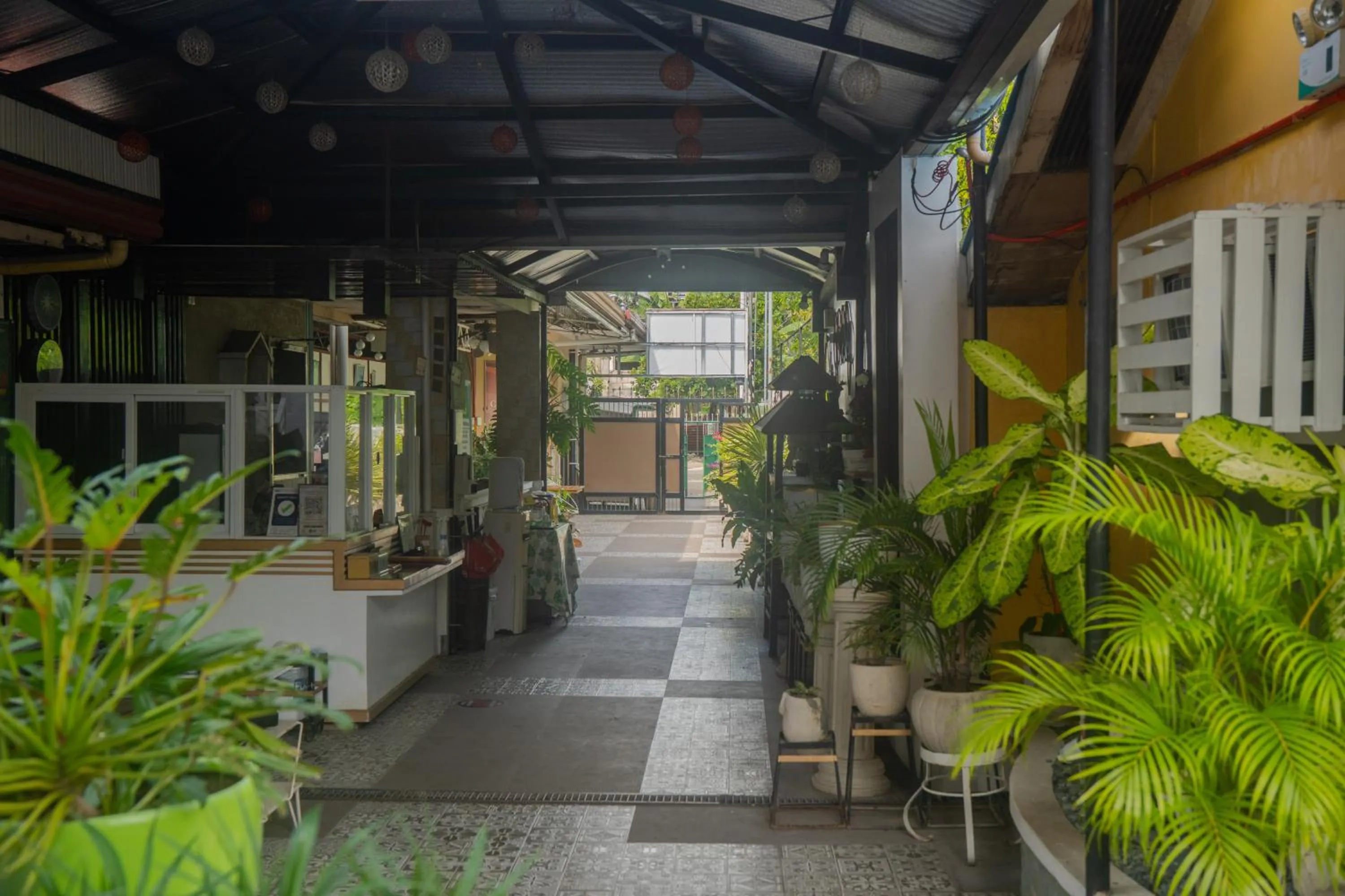 L & M Hearthstones Lodge