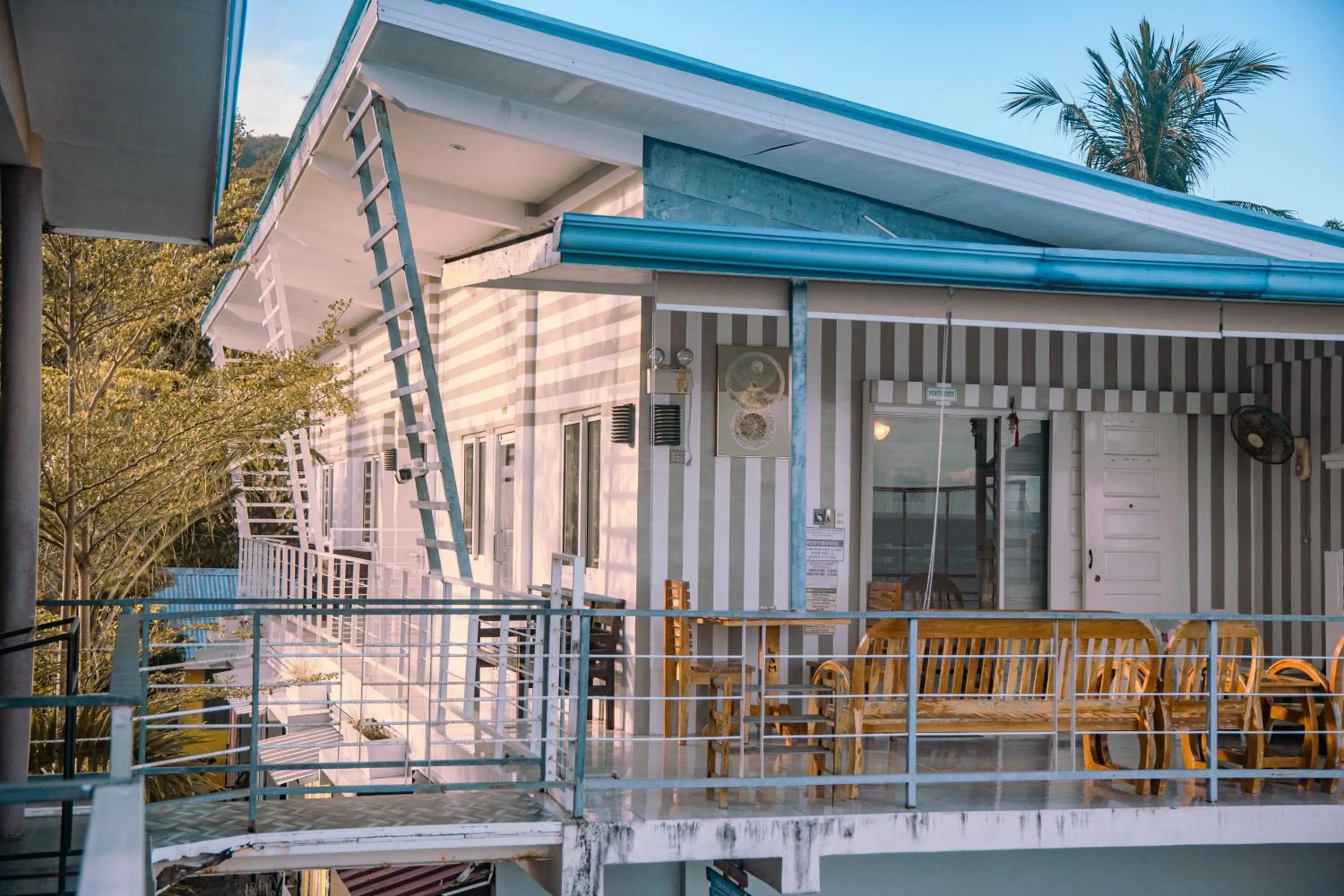 L & M Hearthstones Lodge