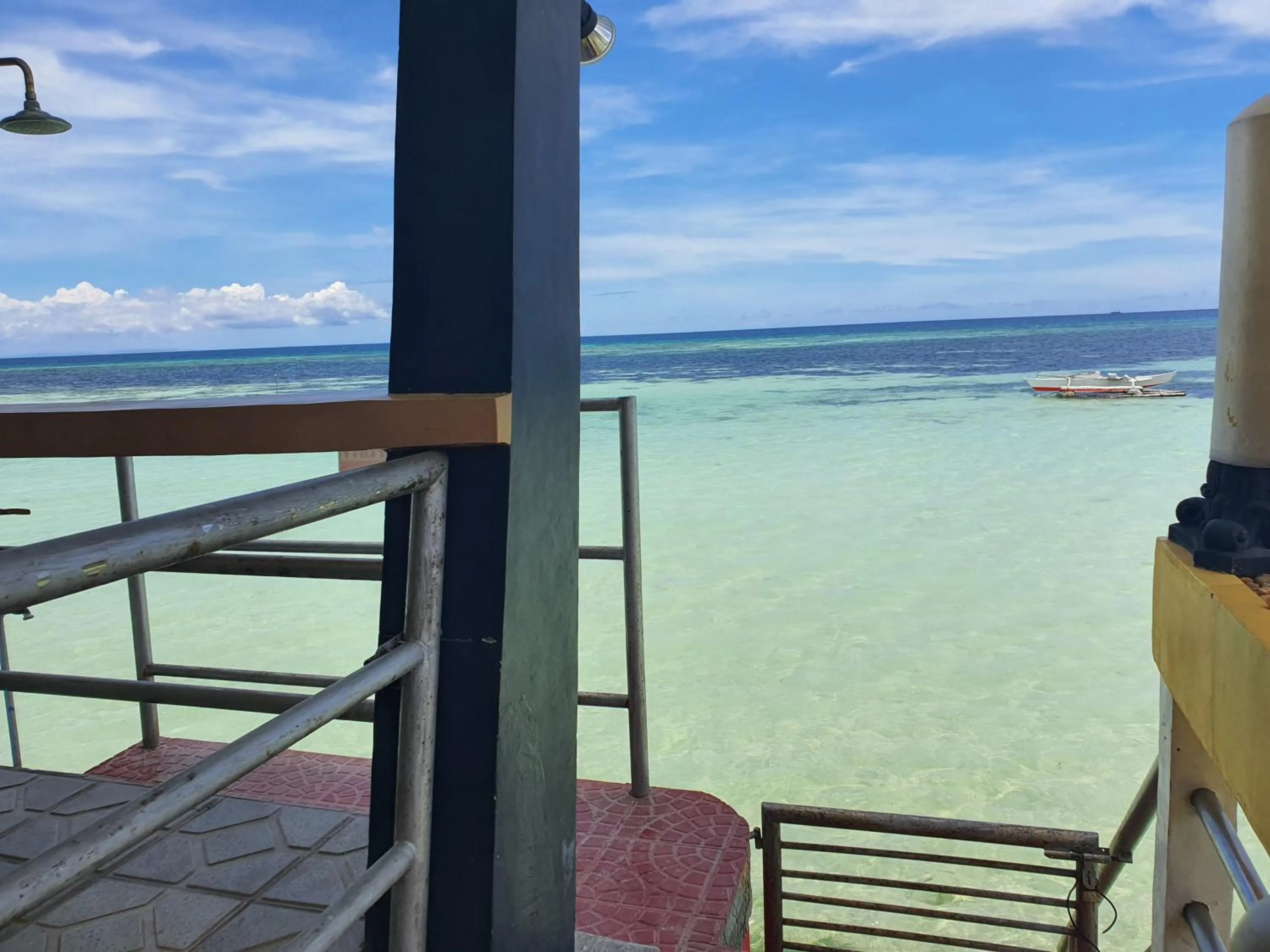 Beach in L & M Hearthstones Lodge