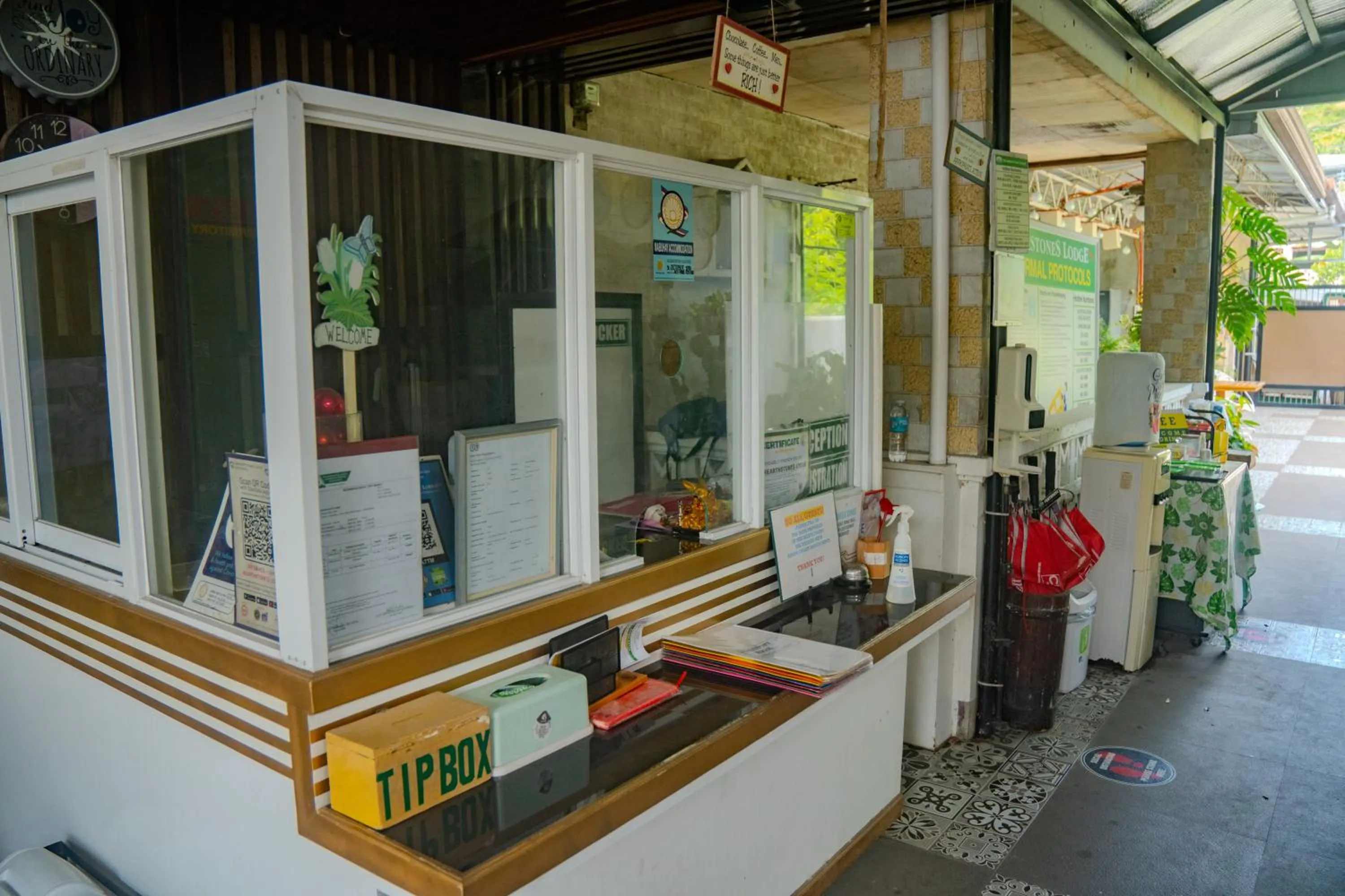 L & M Hearthstones Lodge