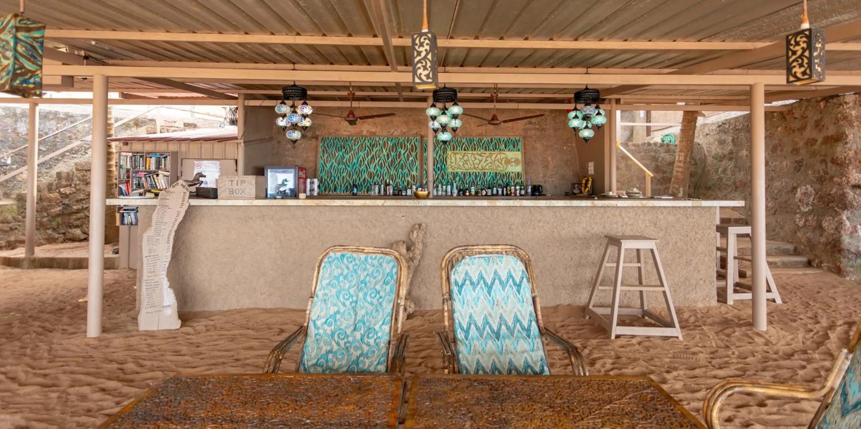 Restaurant/places to eat in Dwarka Beach Resort Goa