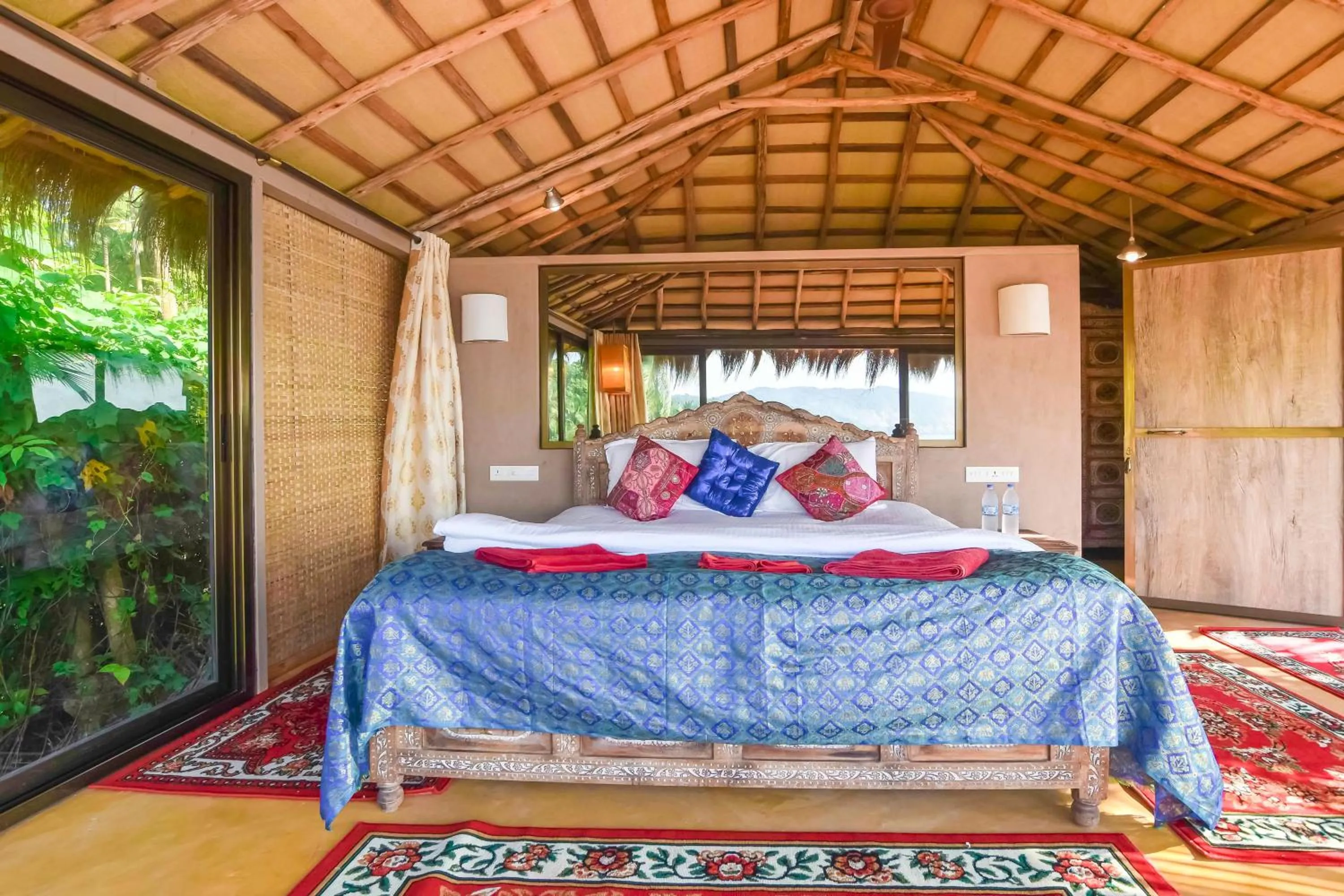 Photo of the whole room, Bed in Dwarka Beach Resort Goa