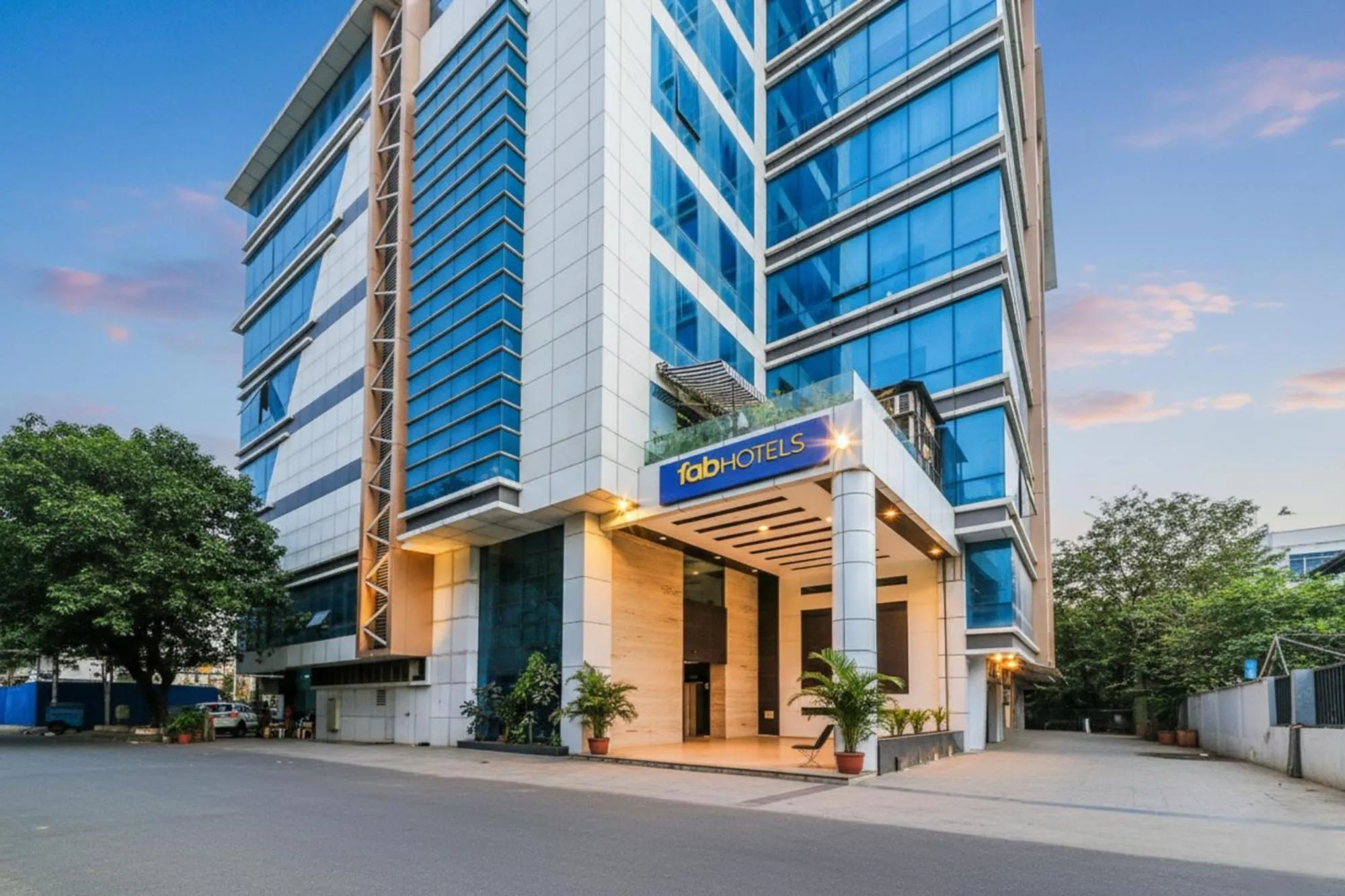 Property building in FabHotel Aksa International - Nr Mumbai International Airport