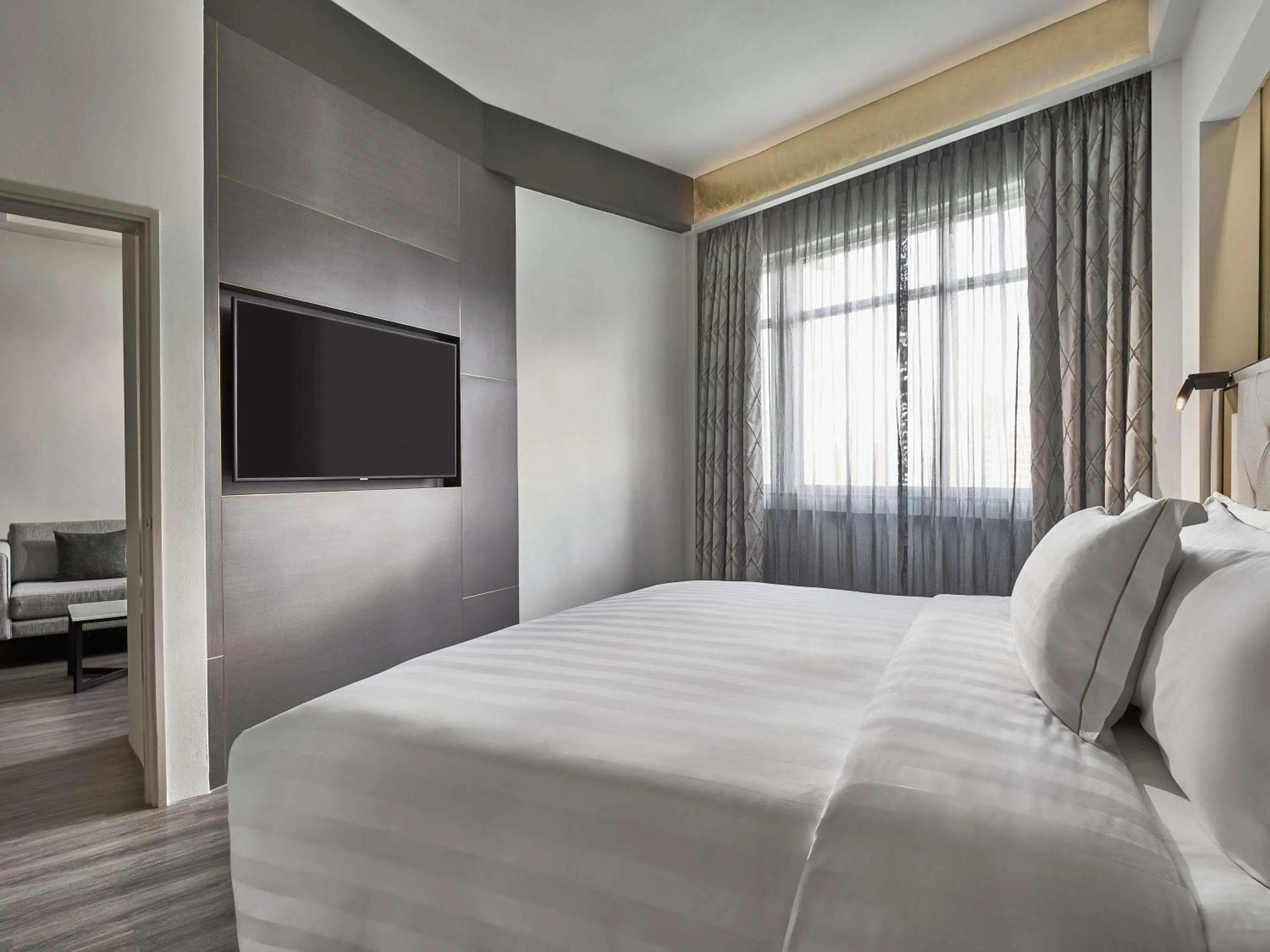 Bedroom, Bed in Novotel Singapore on Kitchener