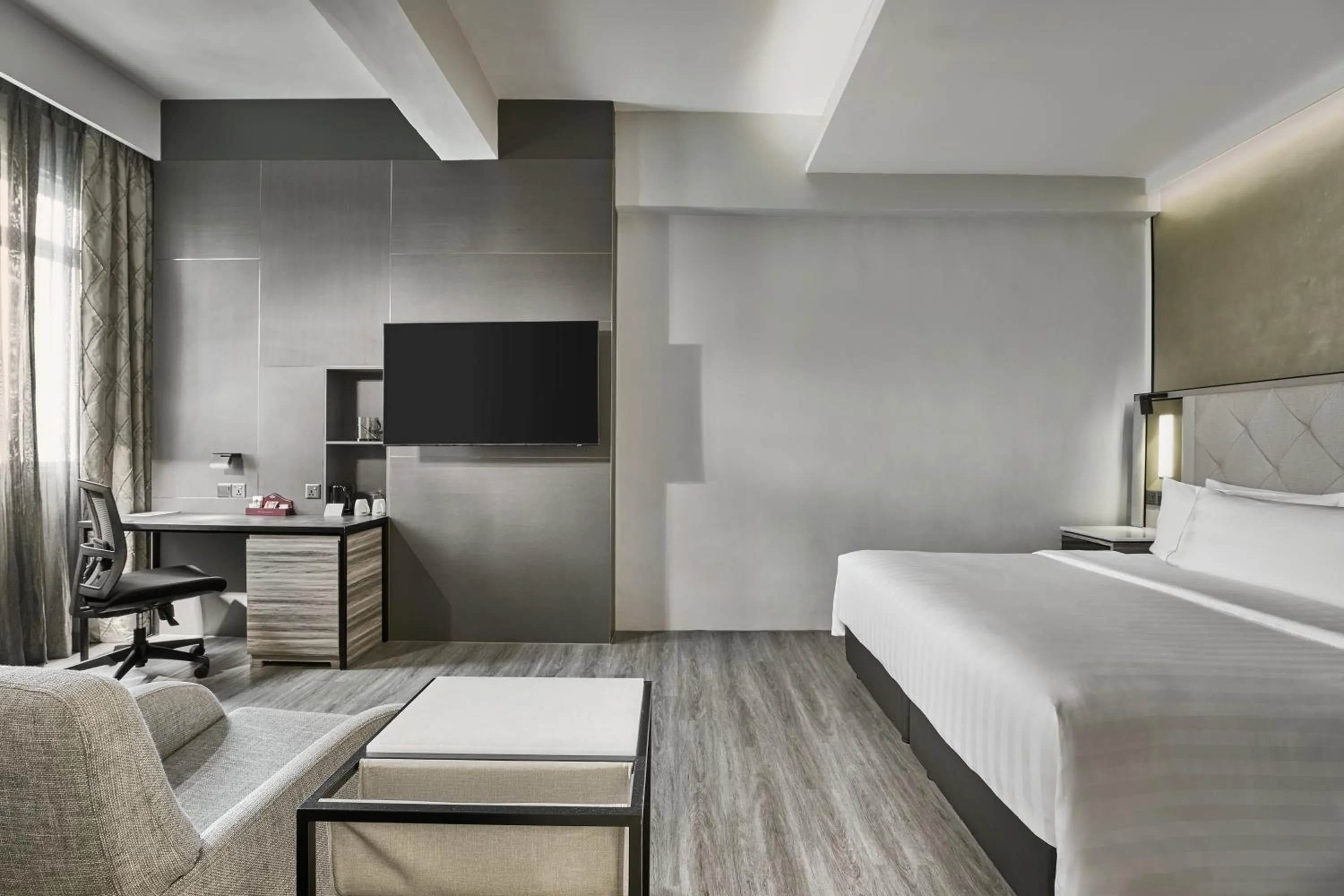 Bedroom, Bed in Novotel Singapore on Kitchener