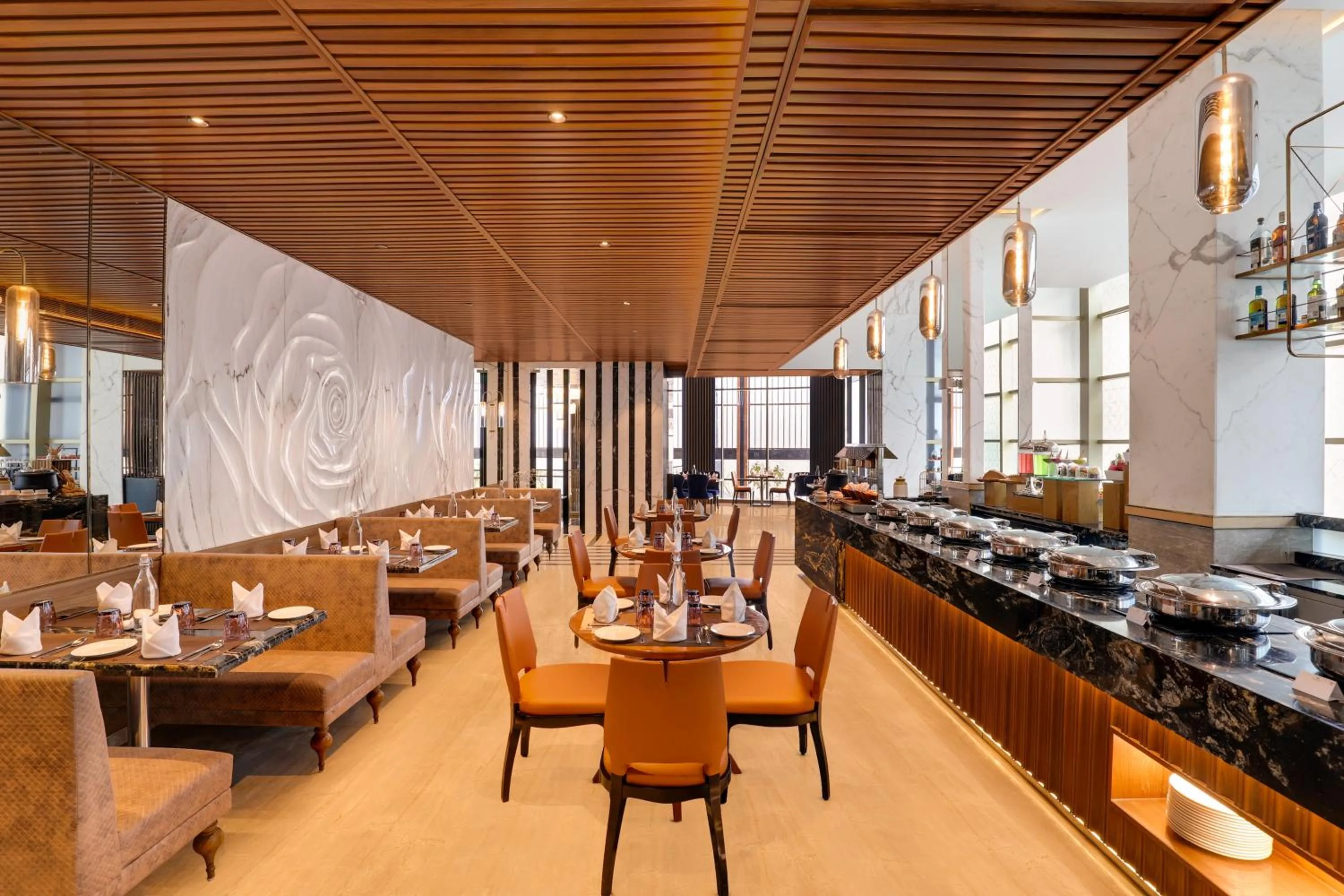 Restaurant/places to eat in Lemon Tree Premier, Malad, Mumbai