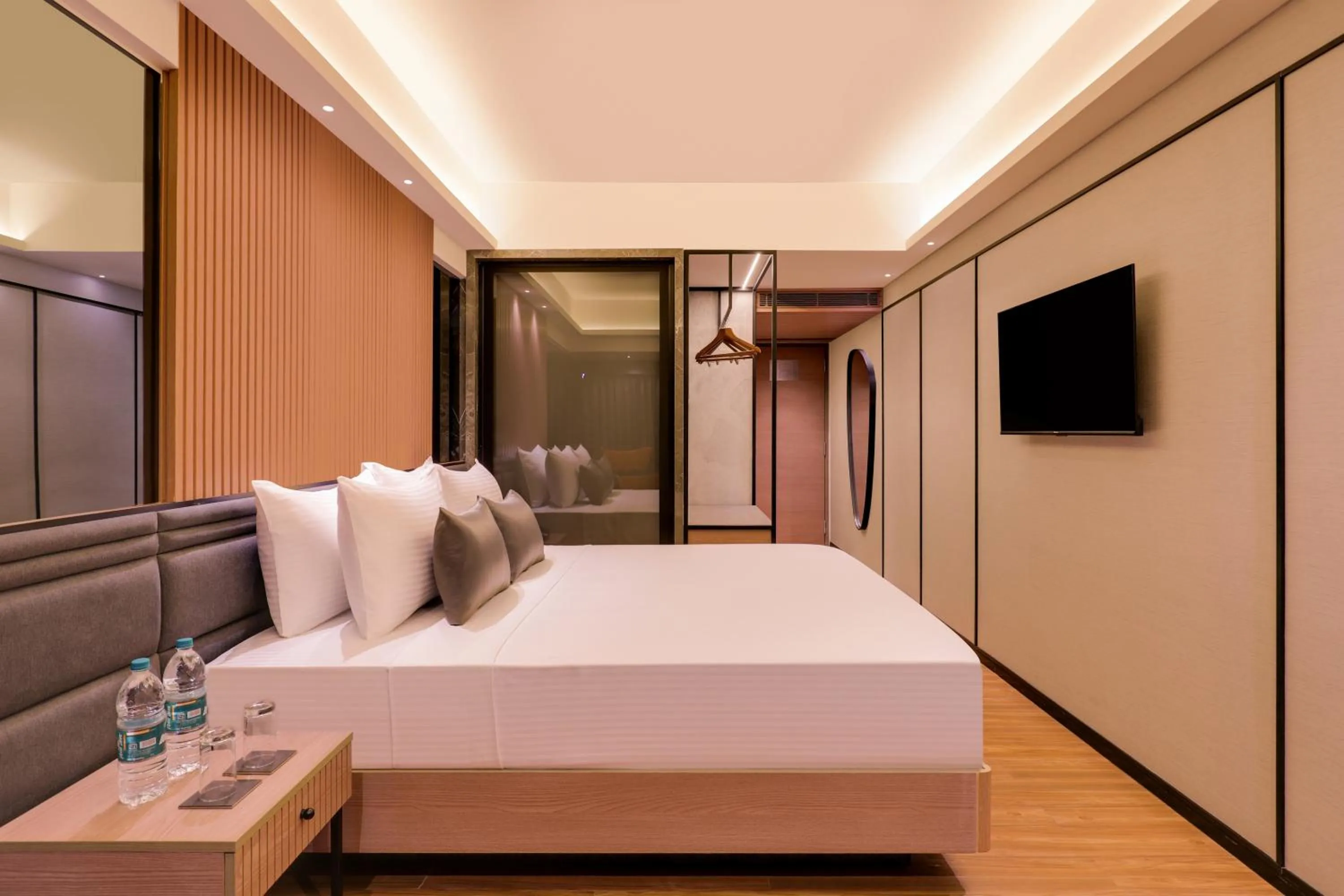 Bedroom, Bed in Lemon Tree Premier, Malad, Mumbai
