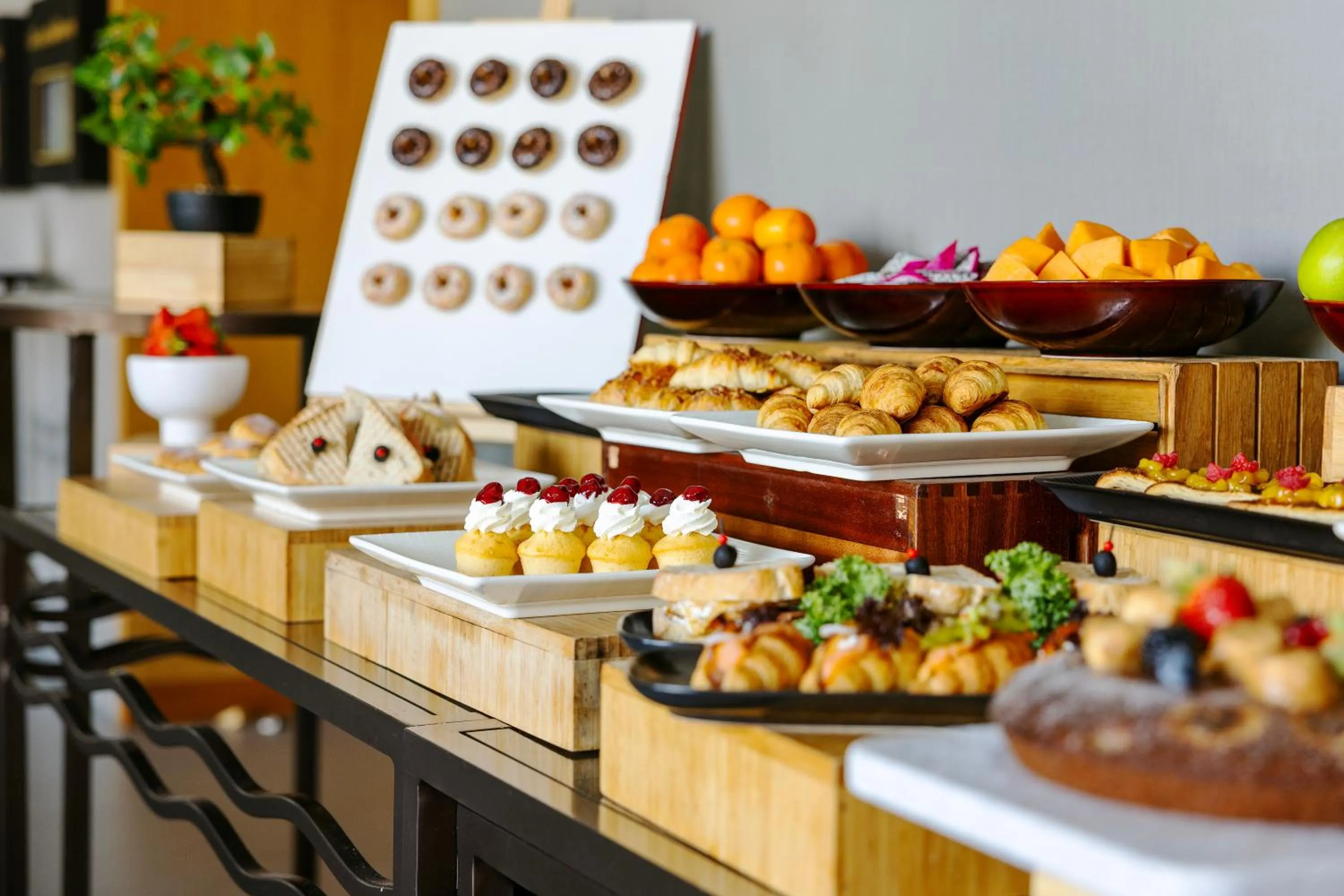 Coffee/tea facilities in Novotel Muscat Airport