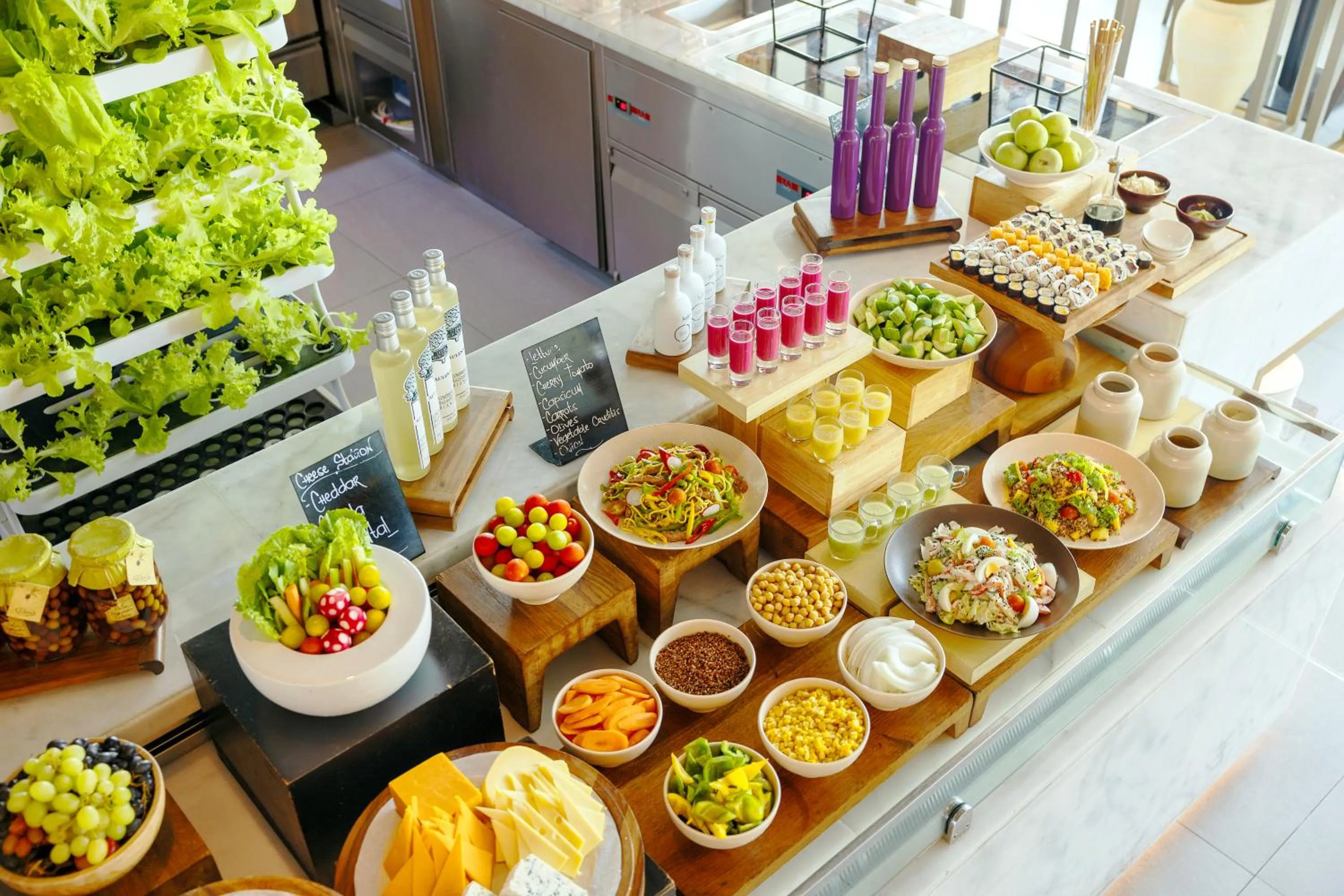 Food and drinks in Novotel Muscat Airport