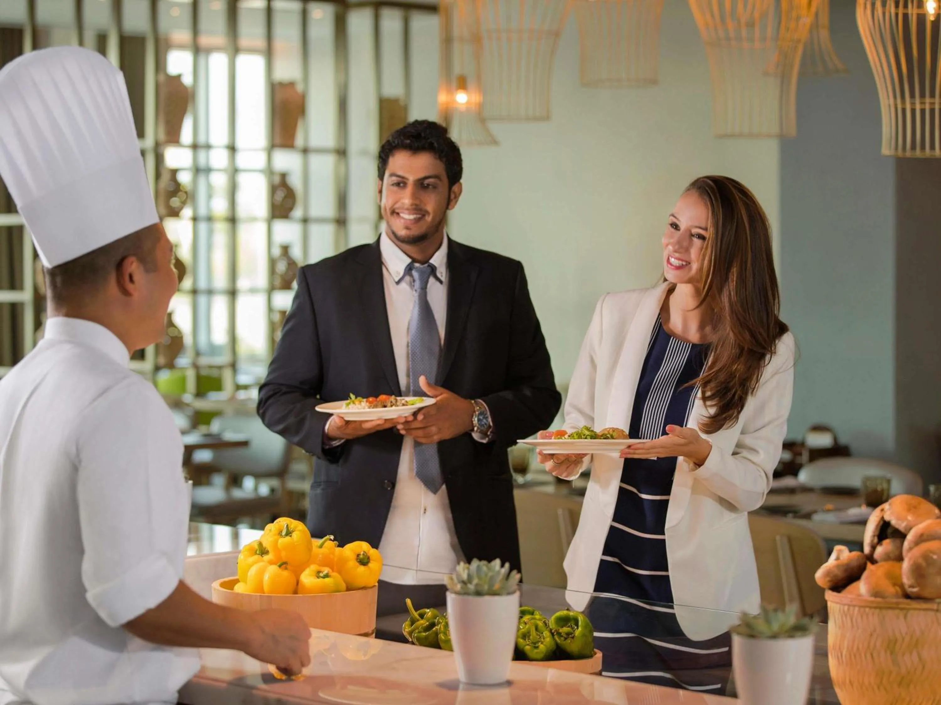 Restaurant/places to eat in Novotel Muscat Airport