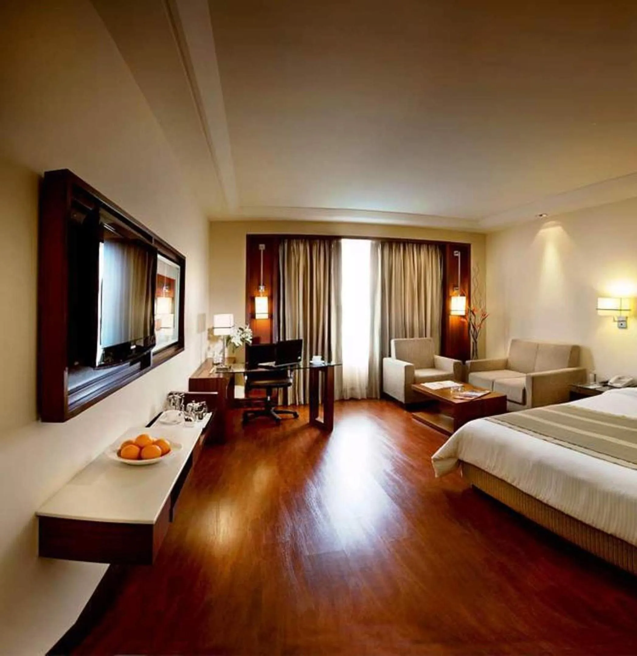 Photo of the whole room, Bed in Park Inn Gurgaon