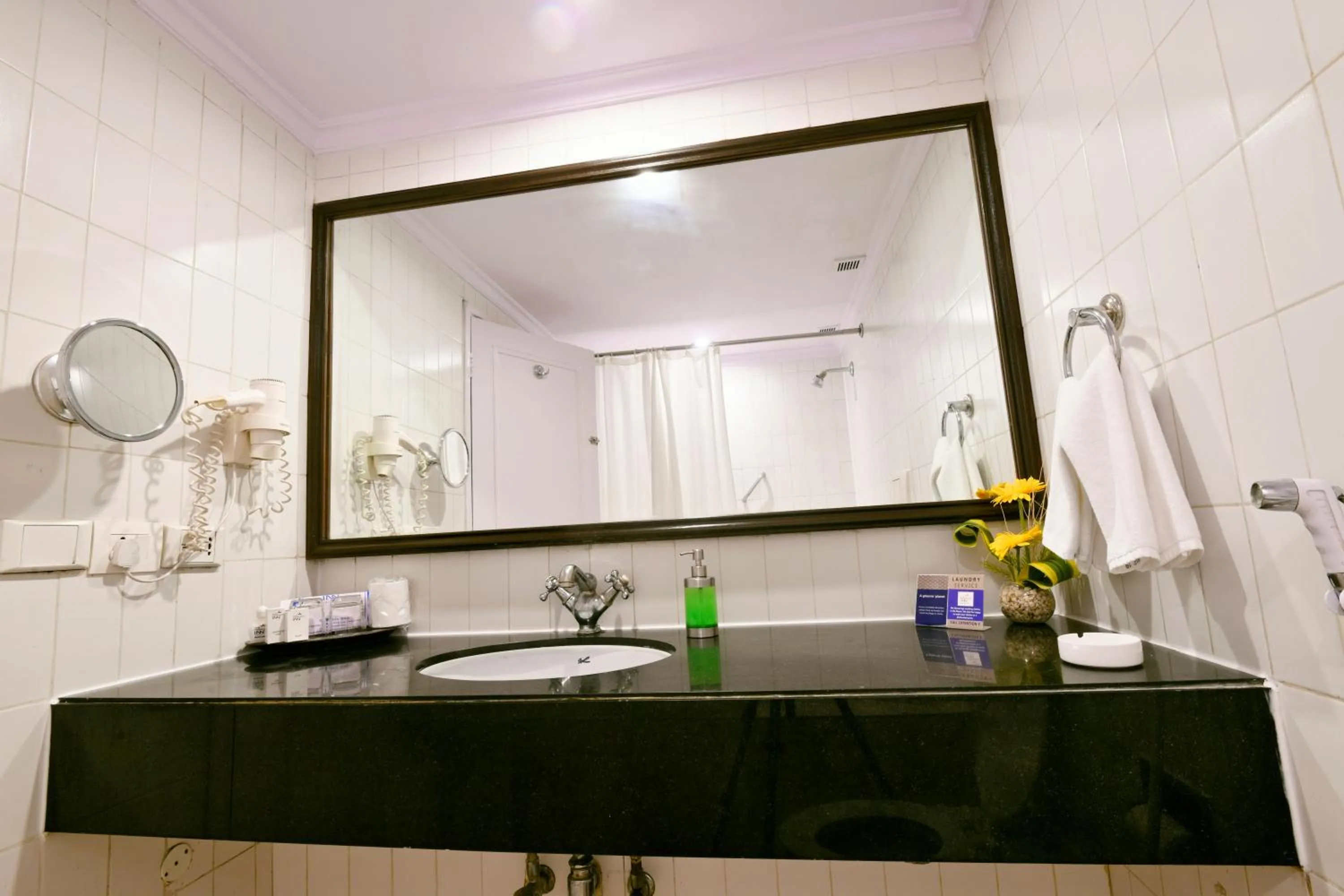 Bathroom in Peerless Hotel Kolkata