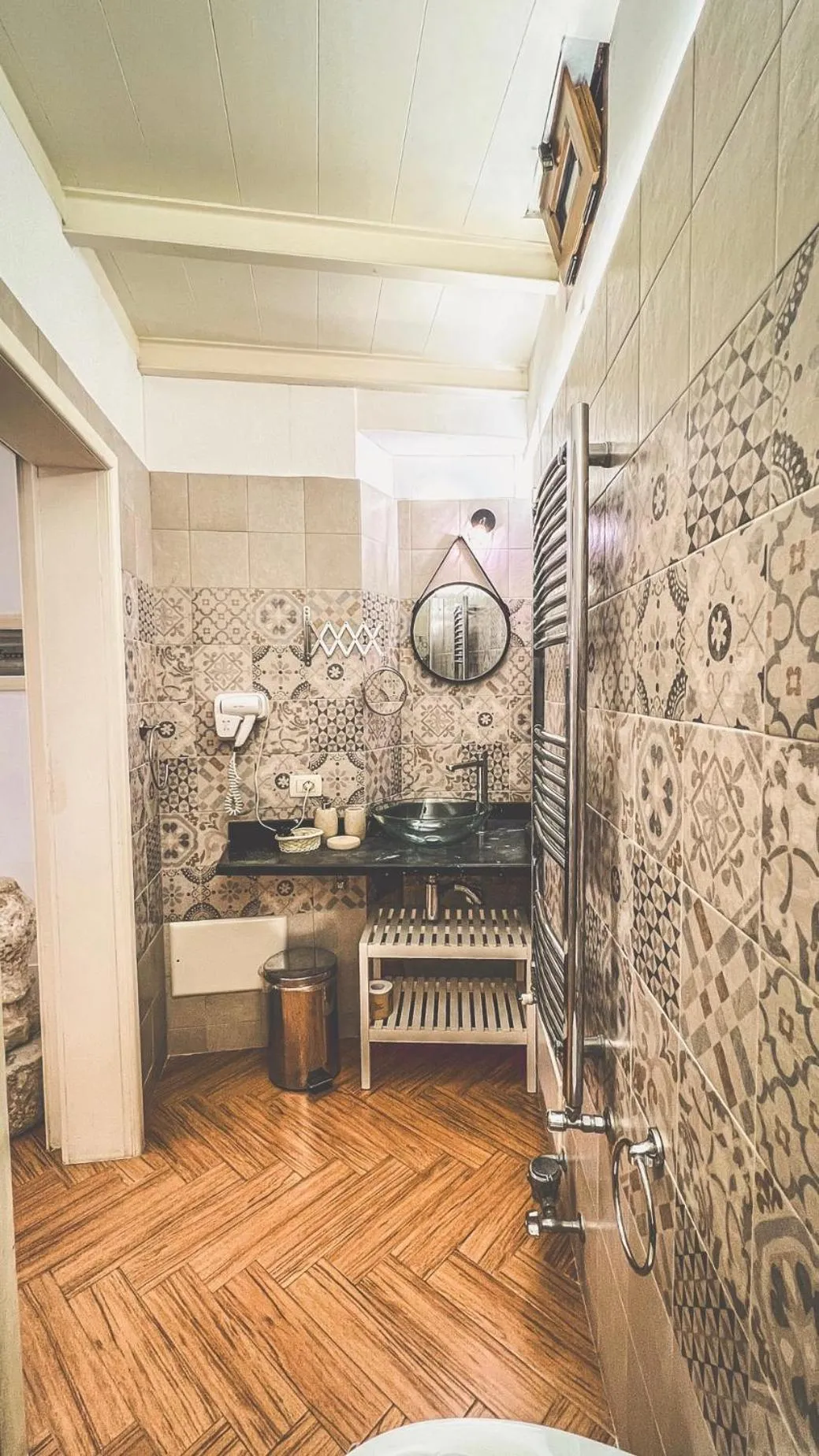 Bathroom in Cadelli Luxury Suite & Apartments