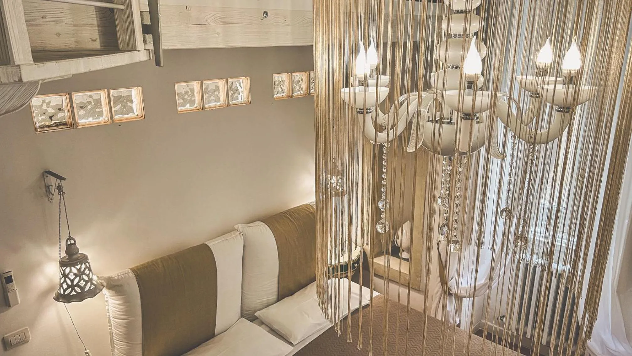 Photo of the whole room in Cadelli Luxury Suite & Apartments