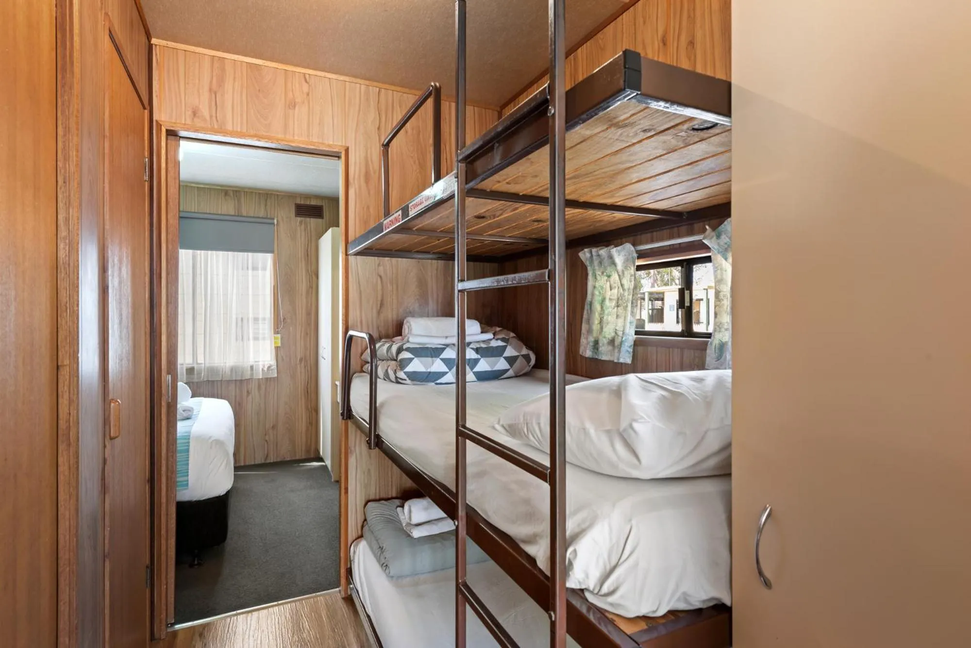 Bedroom, Bed in Discovery Parks - Moama West