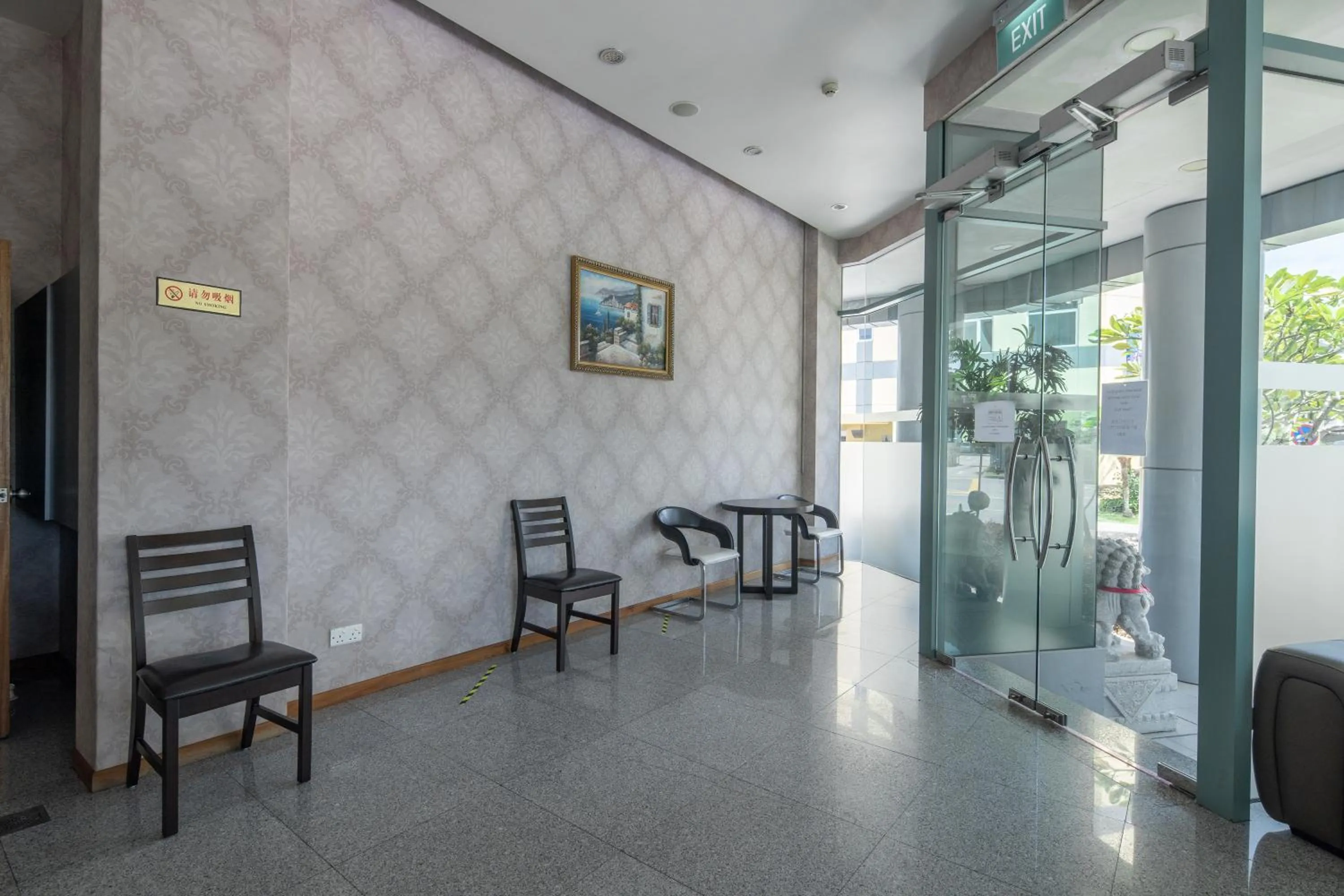 Seating area in The Quay Hotel West Coast