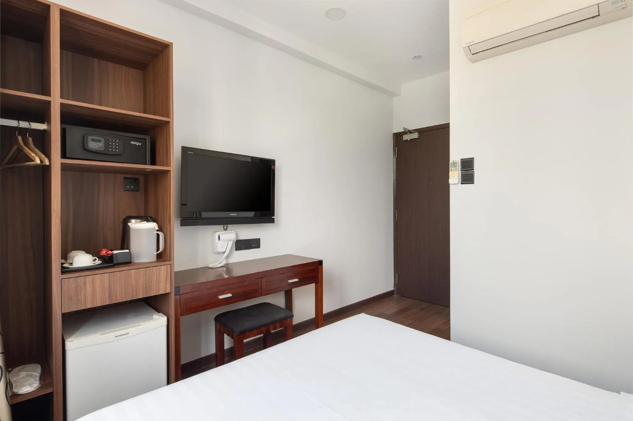 Bedroom, Bed in The Quay Hotel West Coast