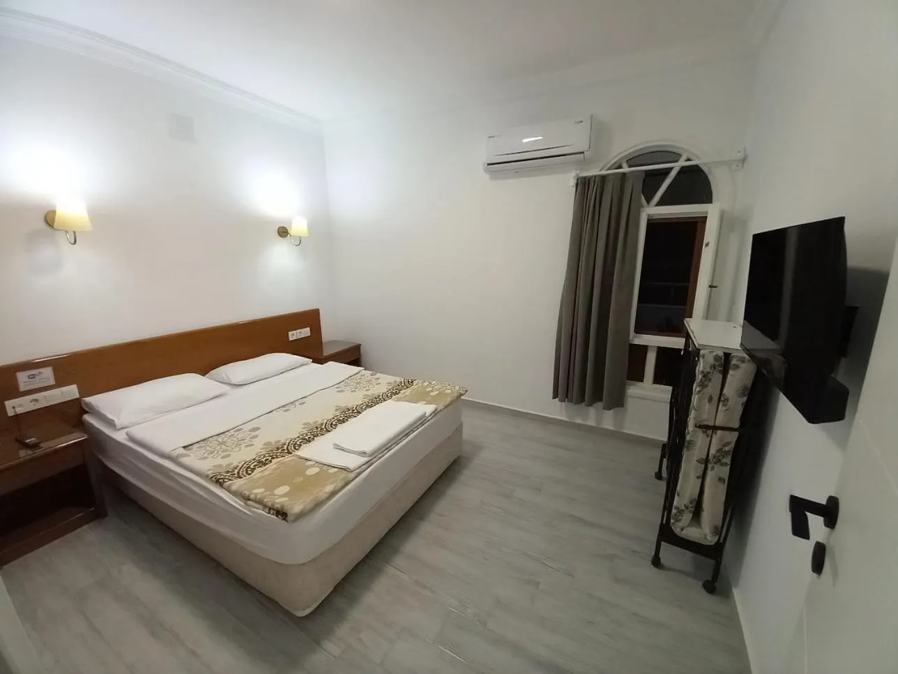 Bedroom, Bed in Hotel Anadolu