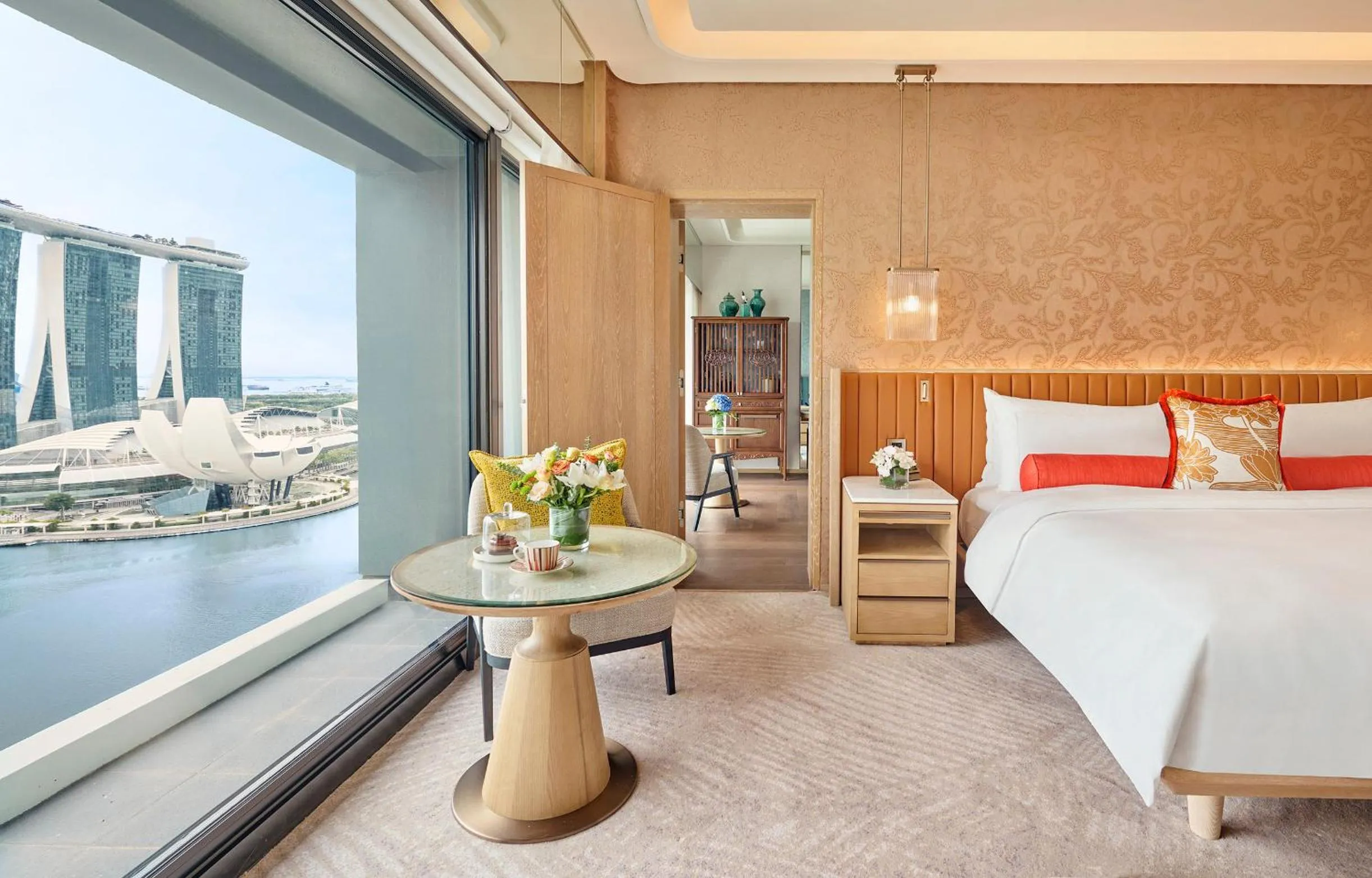 Bedroom, Bed in Mandarin Oriental, Singapore