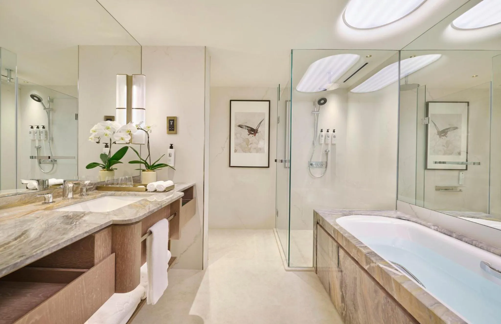 Bathroom in Mandarin Oriental, Singapore
