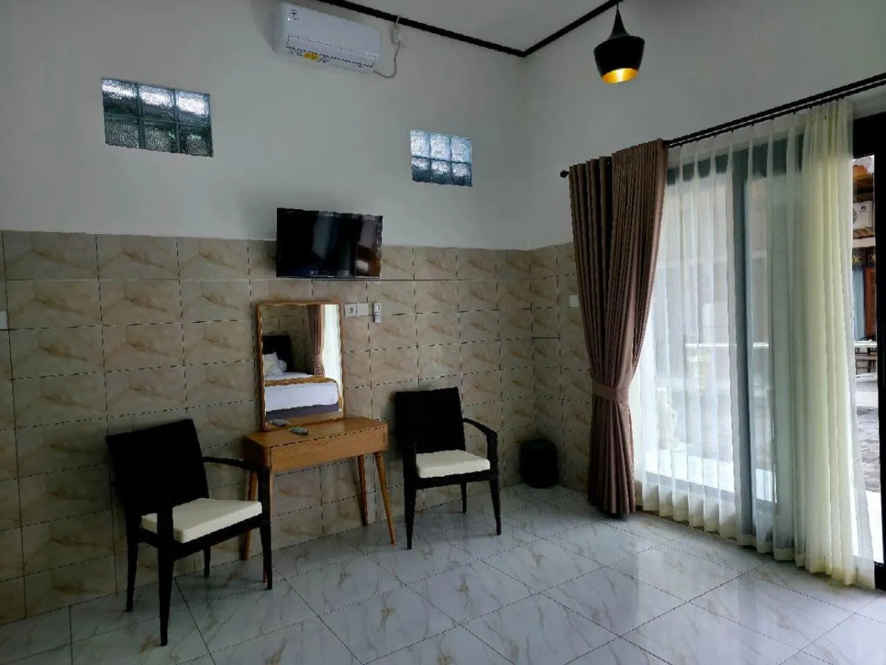 Kerti Beach Bungalow and Restaurant