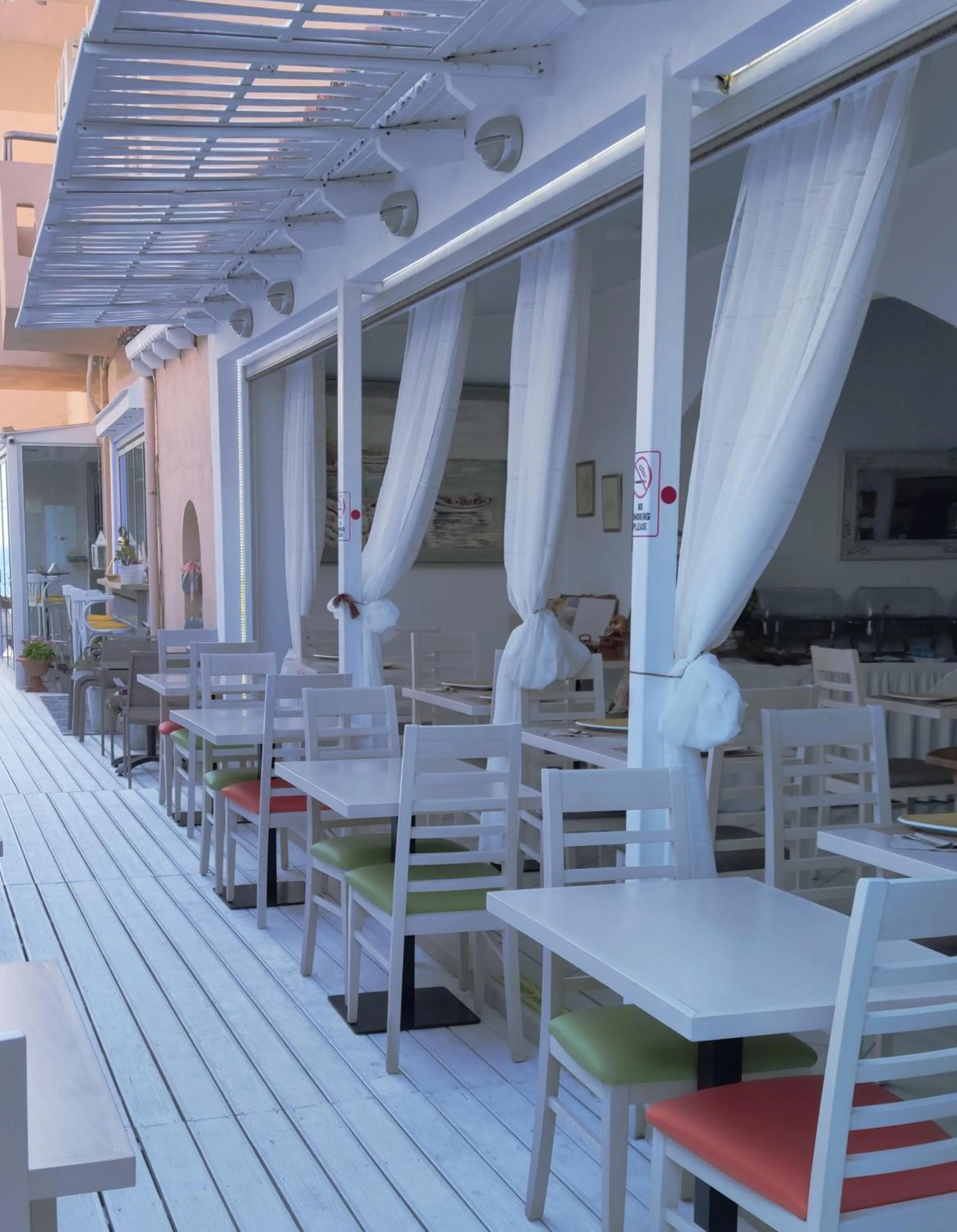 Restaurant/places to eat in Thalia deco City & Beach Hotel