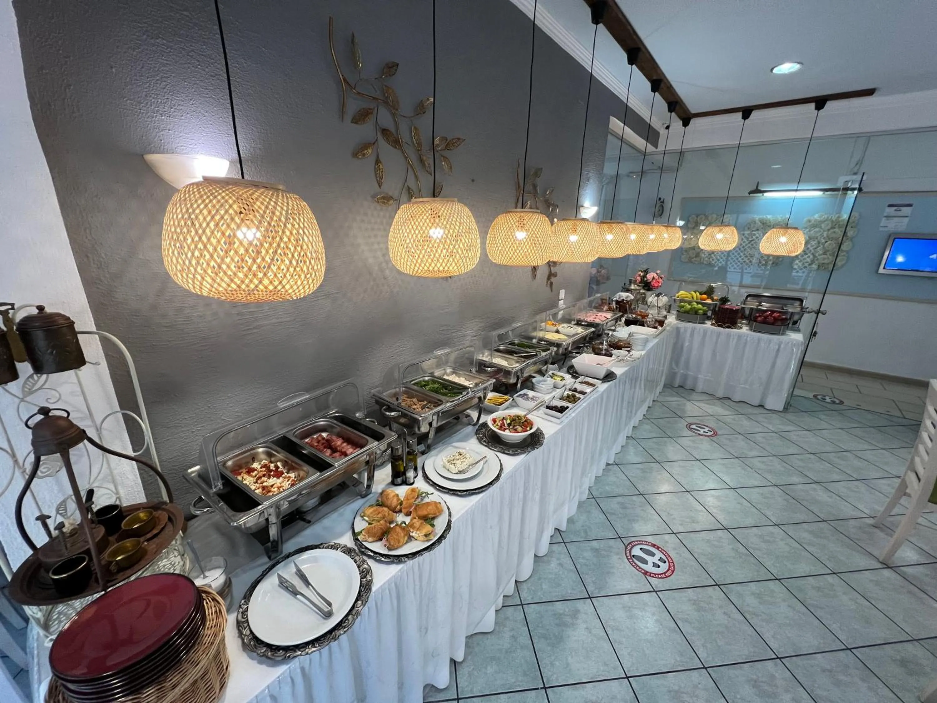 Restaurant/places to eat in Thalia deco City & Beach Hotel