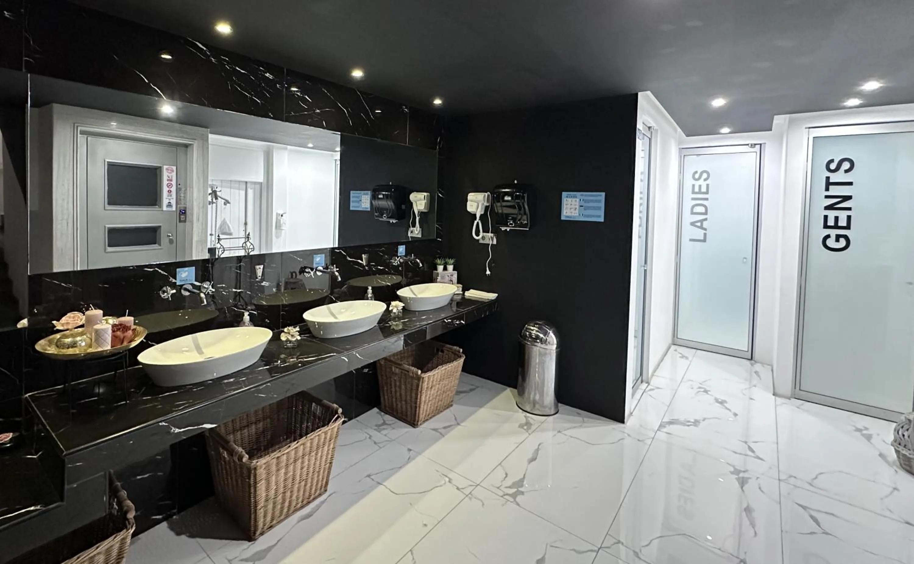 Bathroom in Thalia deco City & Beach Hotel