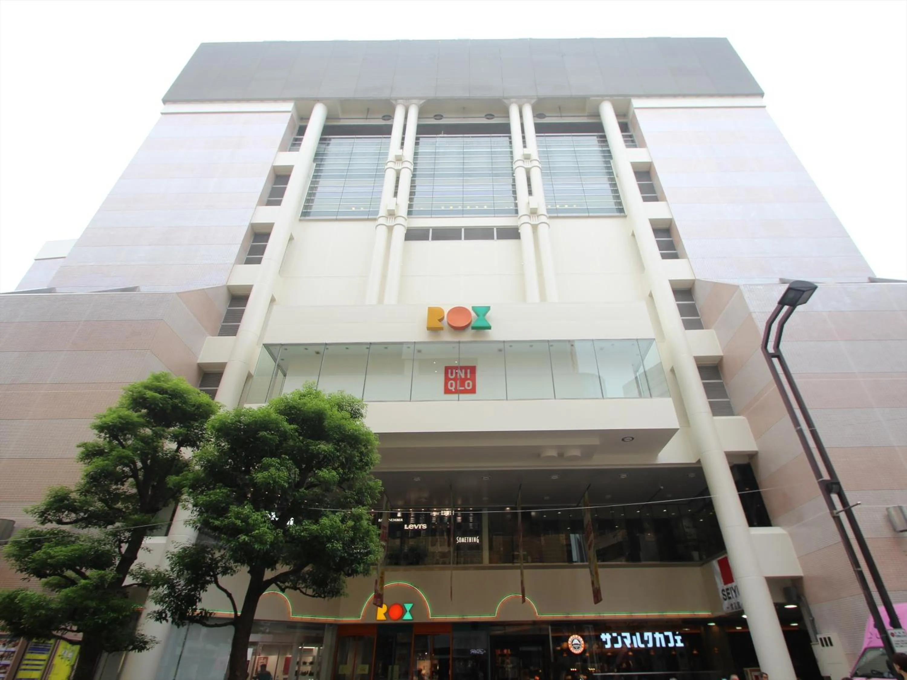 Nearby landmark in APA Hotel Asakusa Kaminarimon