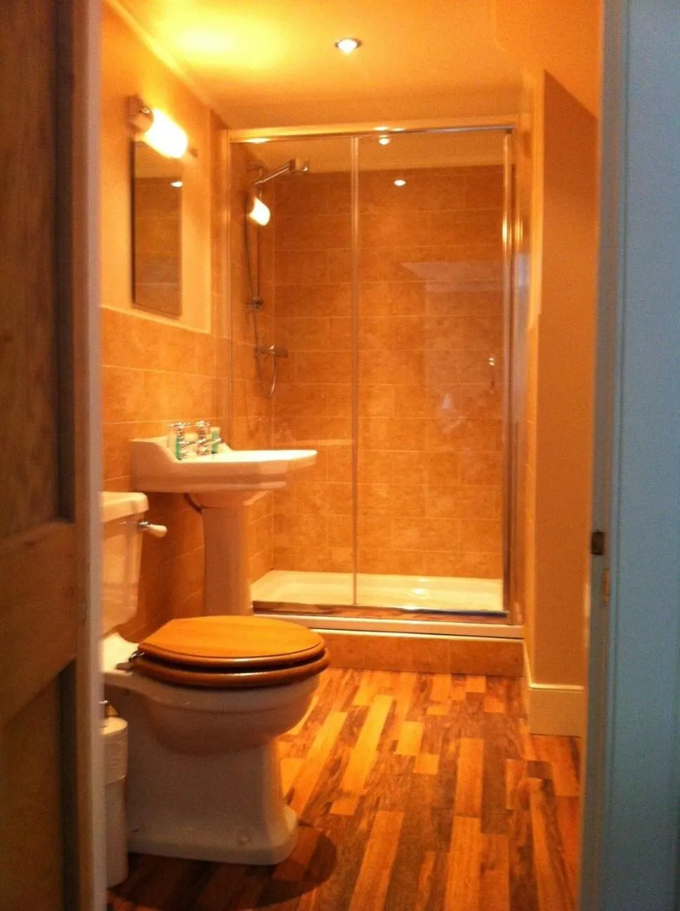 Bathroom in Bankfoot Inn