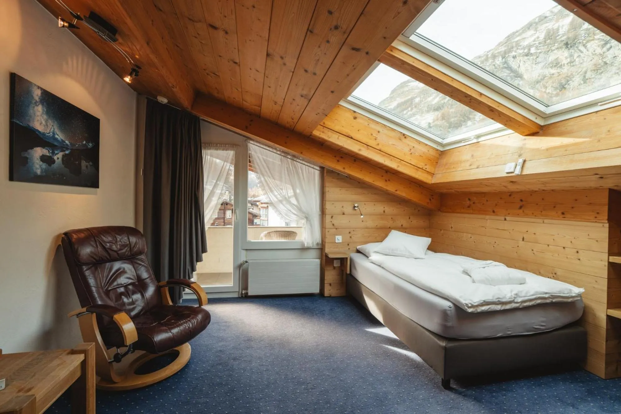 Bedroom, Bed in Hotel Matterhornblick