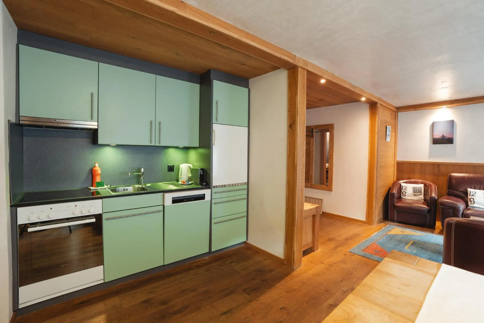 Kitchen or kitchenette in Hotel Matterhornblick