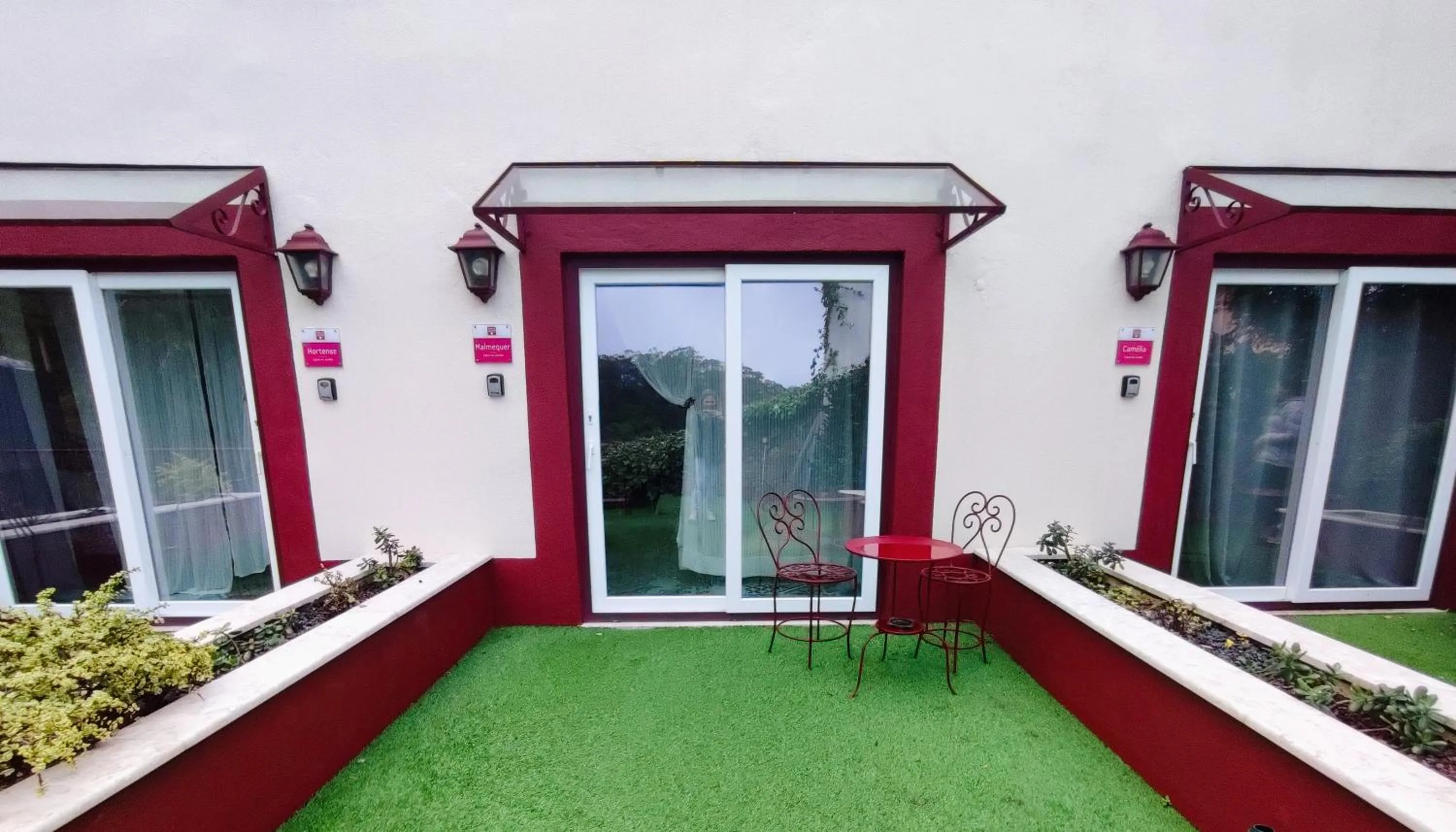 Facade/entrance in Villas de Cintra