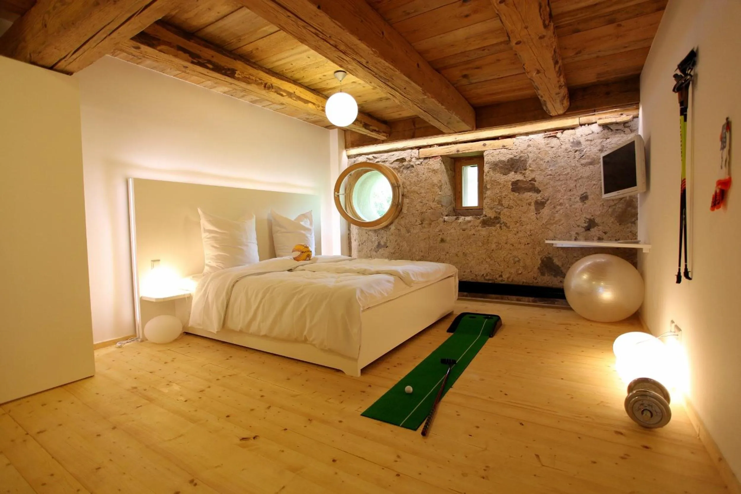 Photo of the whole room, Bed in hotel rainhof scheune & naturpark restaurant (Kirchzarten)