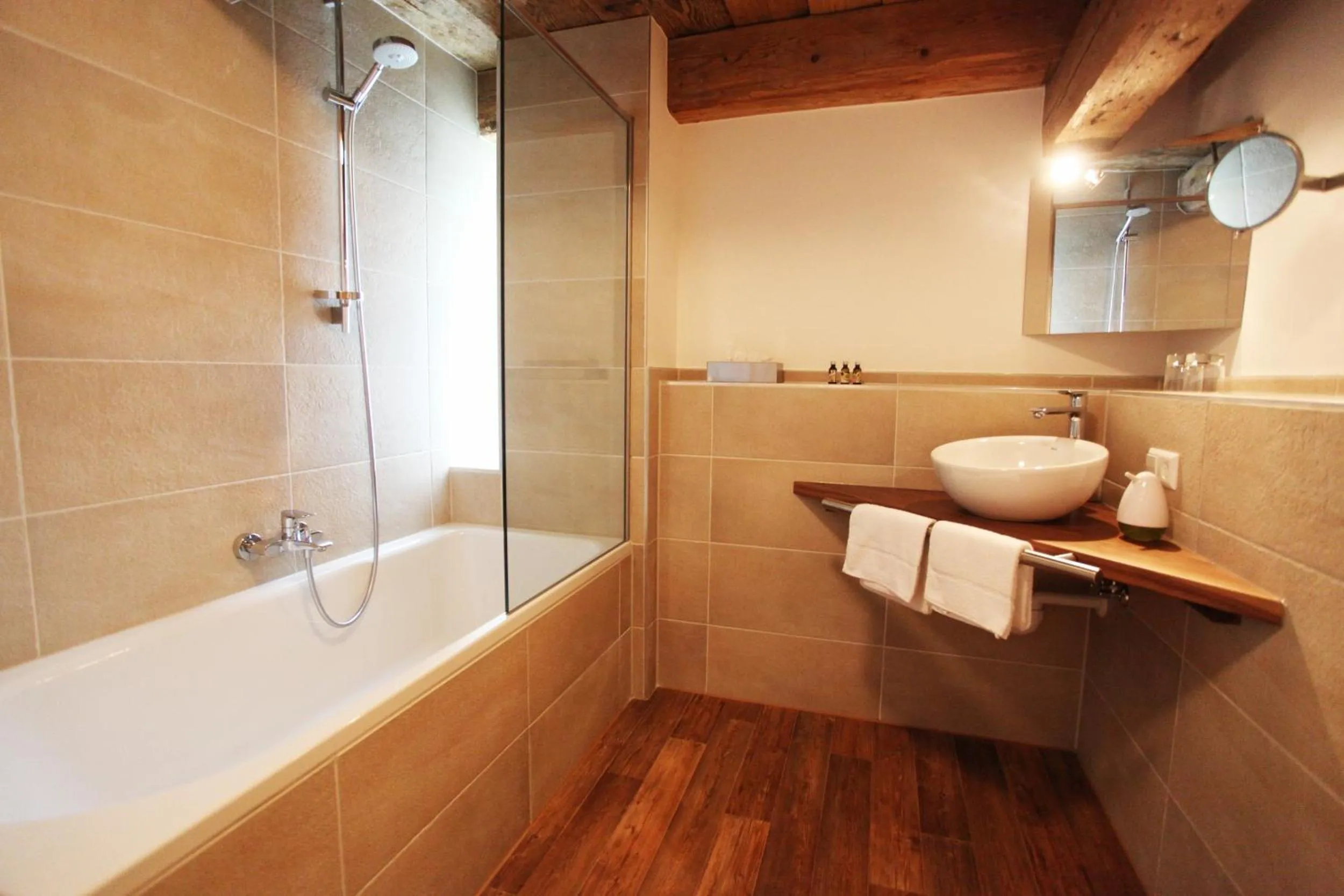 Bathroom in hotel rainhof scheune & naturpark restaurant (Kirchzarten)