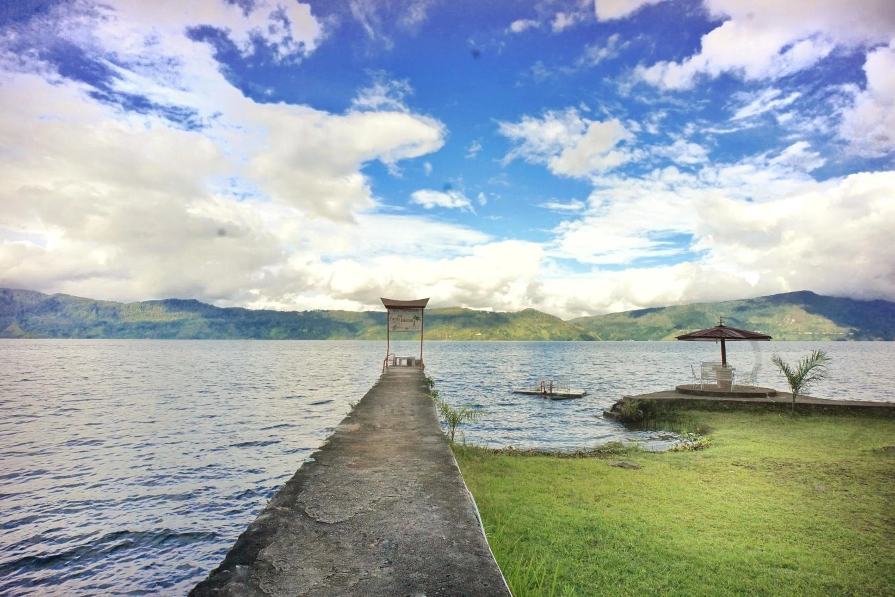 Lake view in Hotel Pandu Lakeside Tuktuk