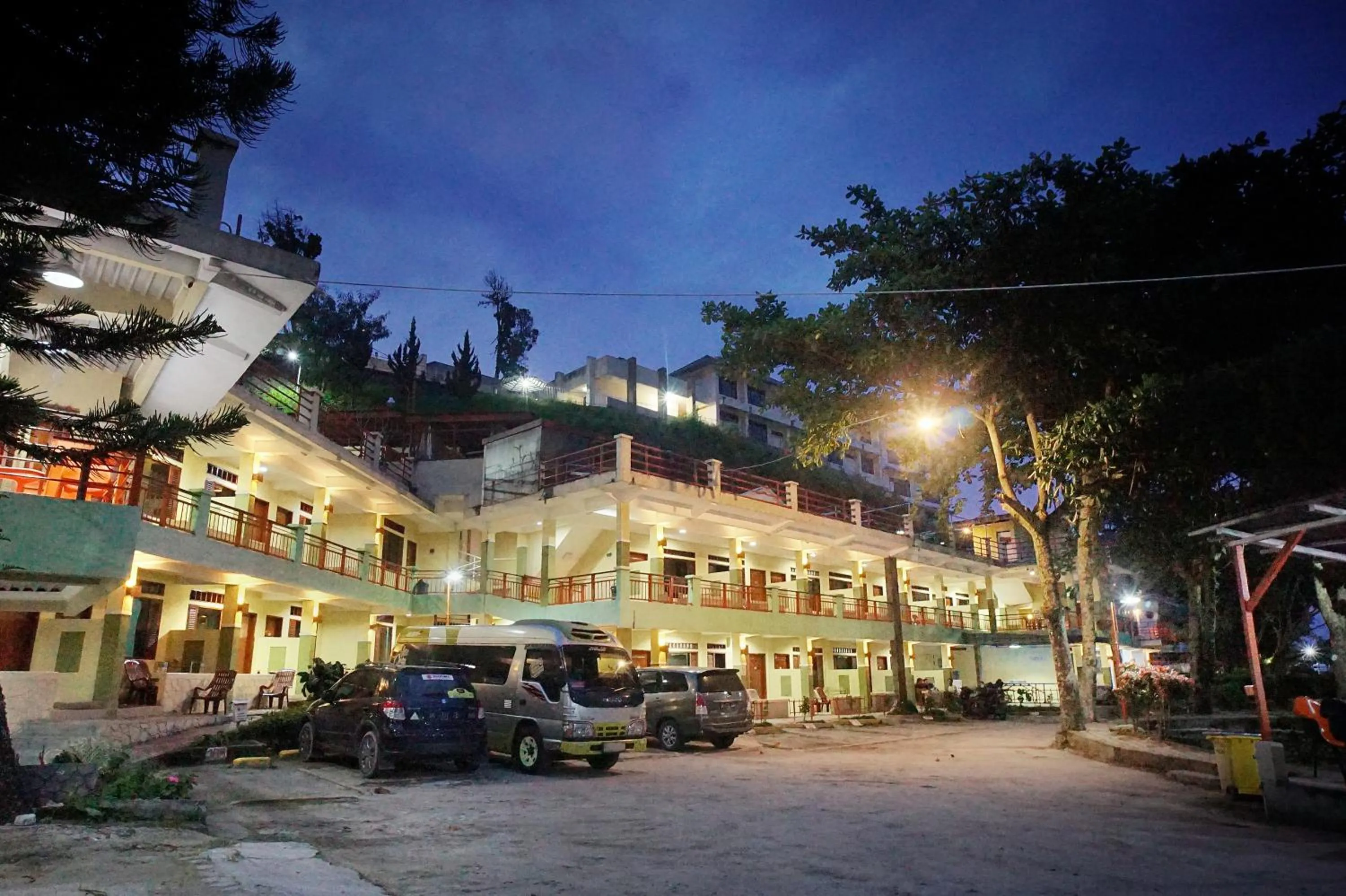 Pandu Lakeside Hotel Parapat