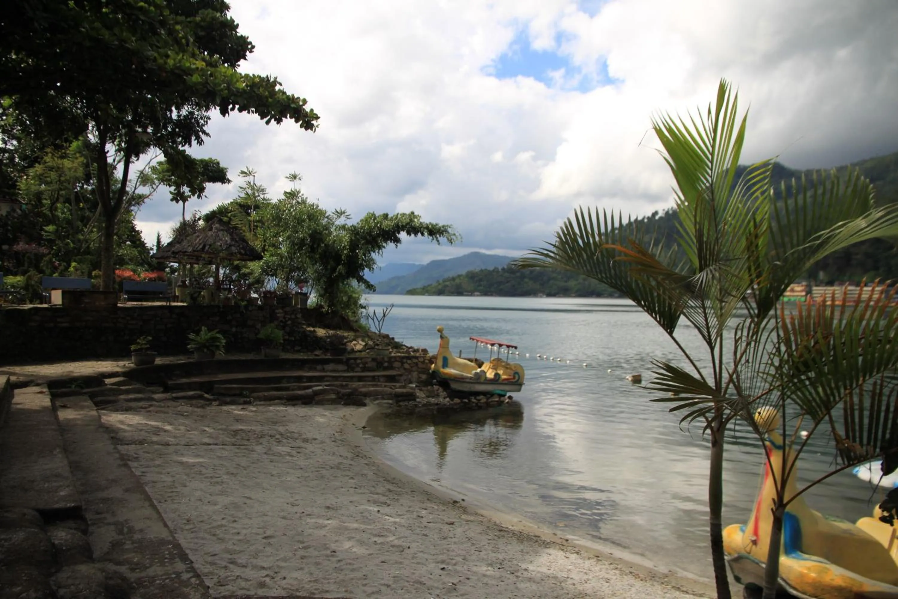 Property building in Pandu Lakeside Hotel Parapat