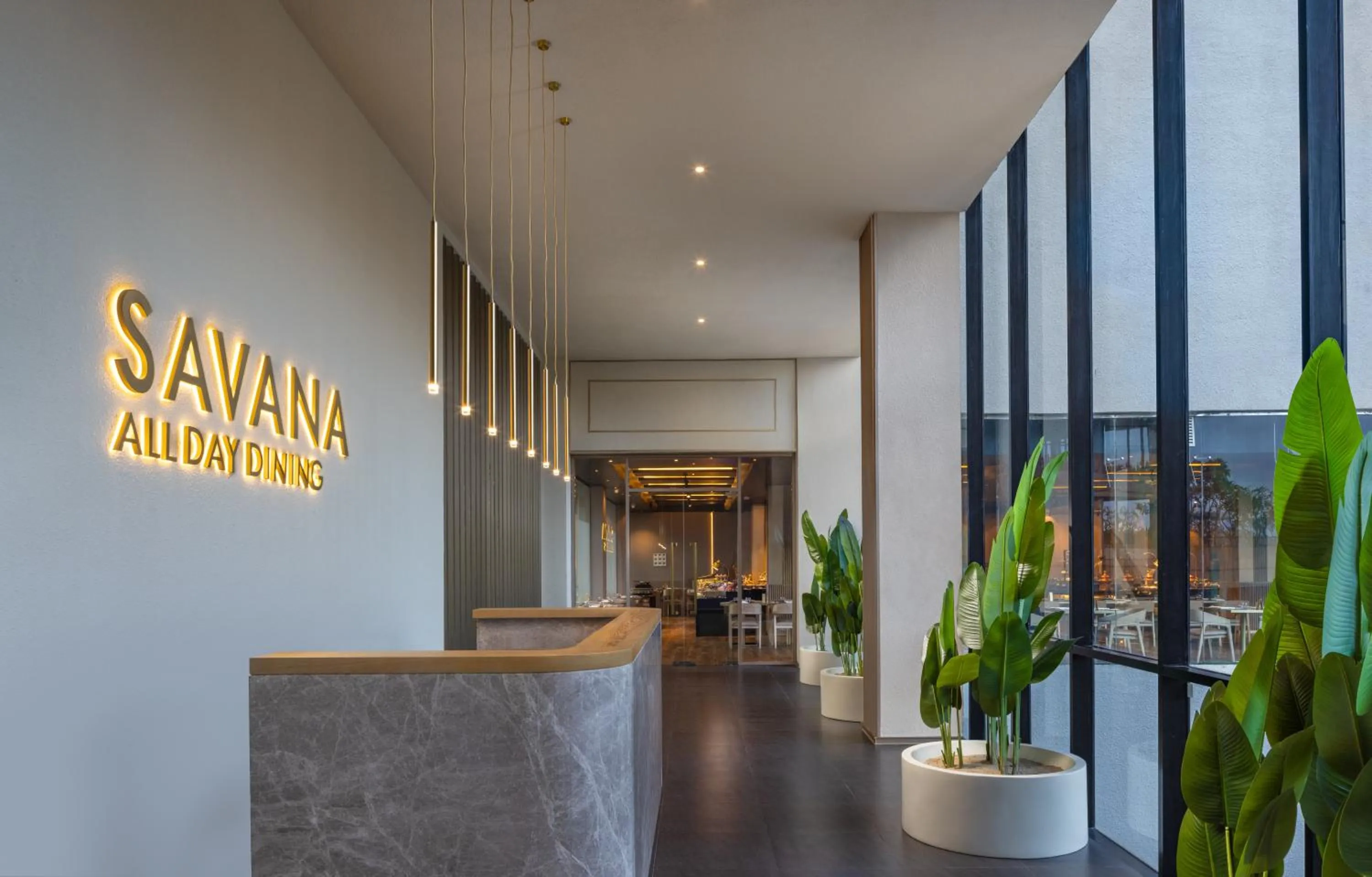 Restaurant/places to eat in The Golden Crown Hotel