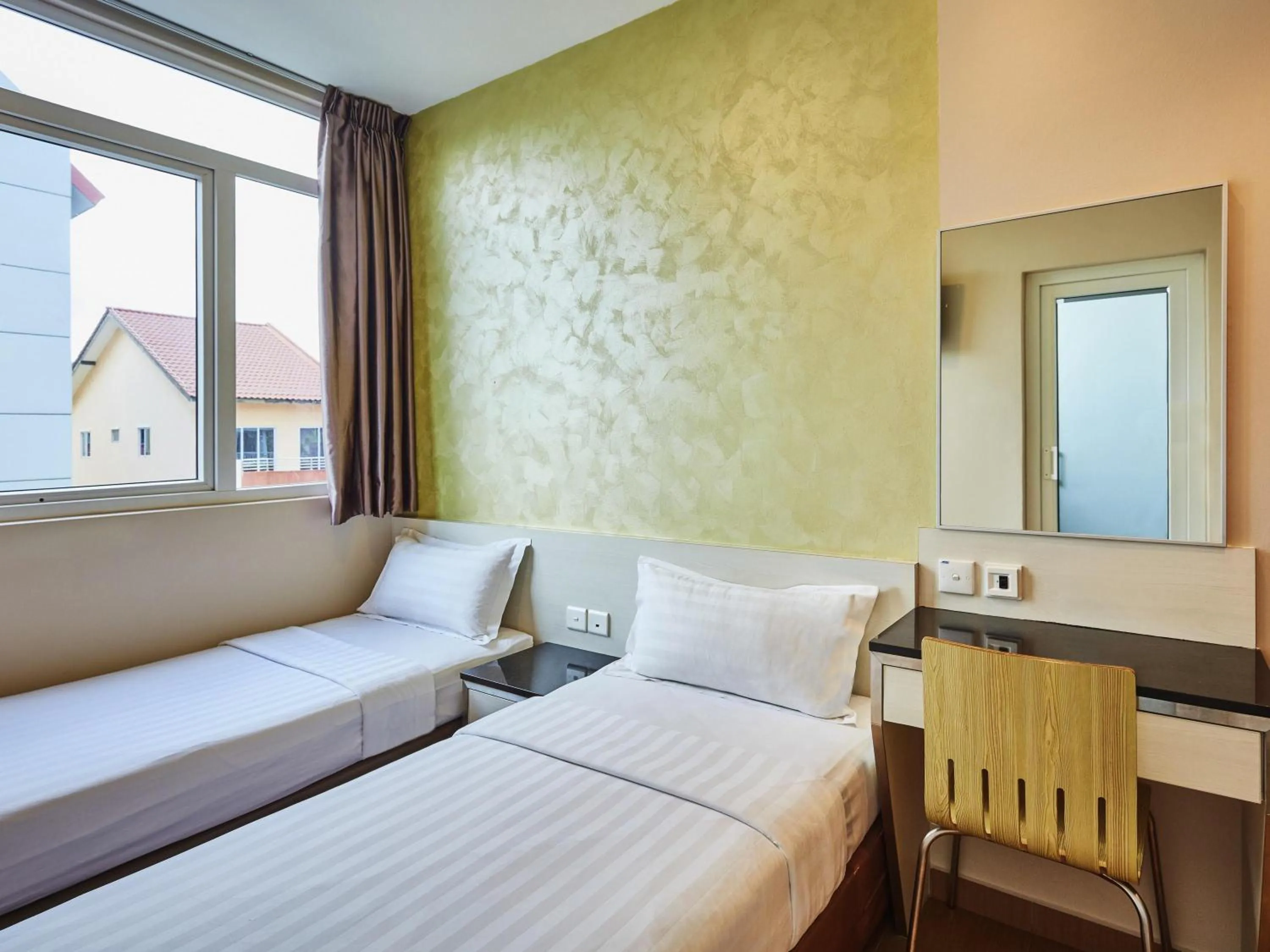 Bedroom, Bed in ibis budget Singapore West Coast