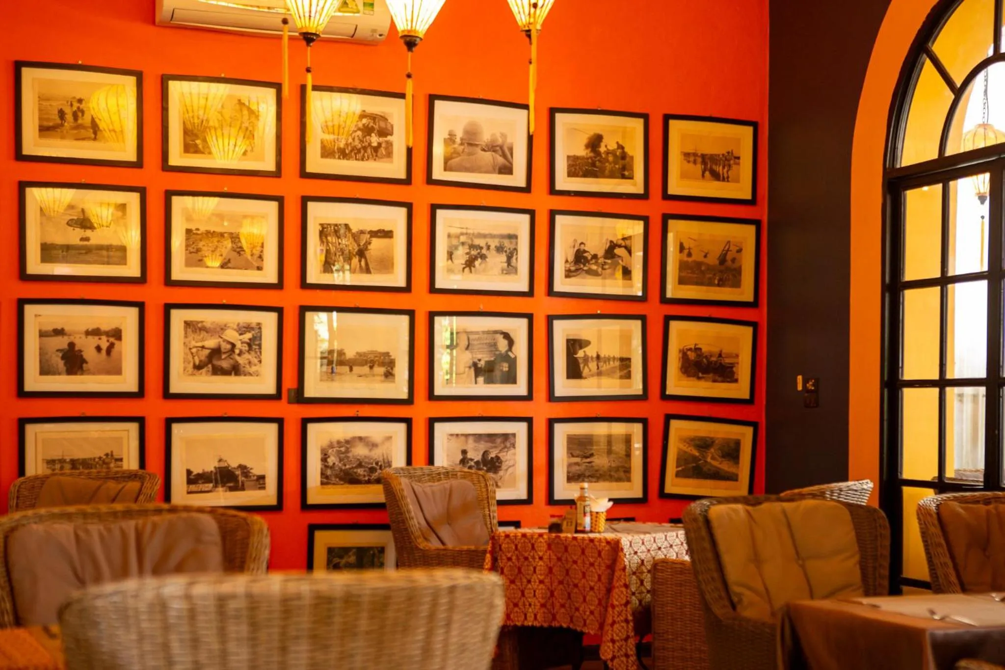 Restaurant/places to eat in Victory Road Villas