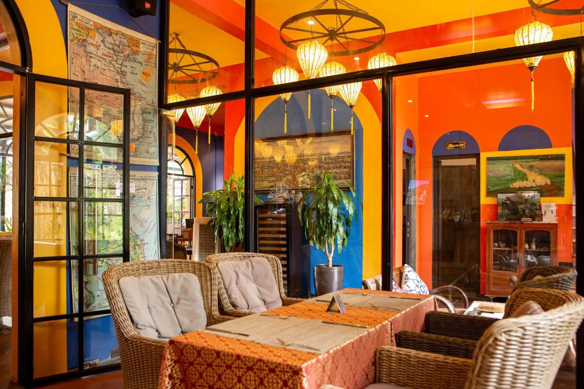 Restaurant/places to eat in Victory Road Villas