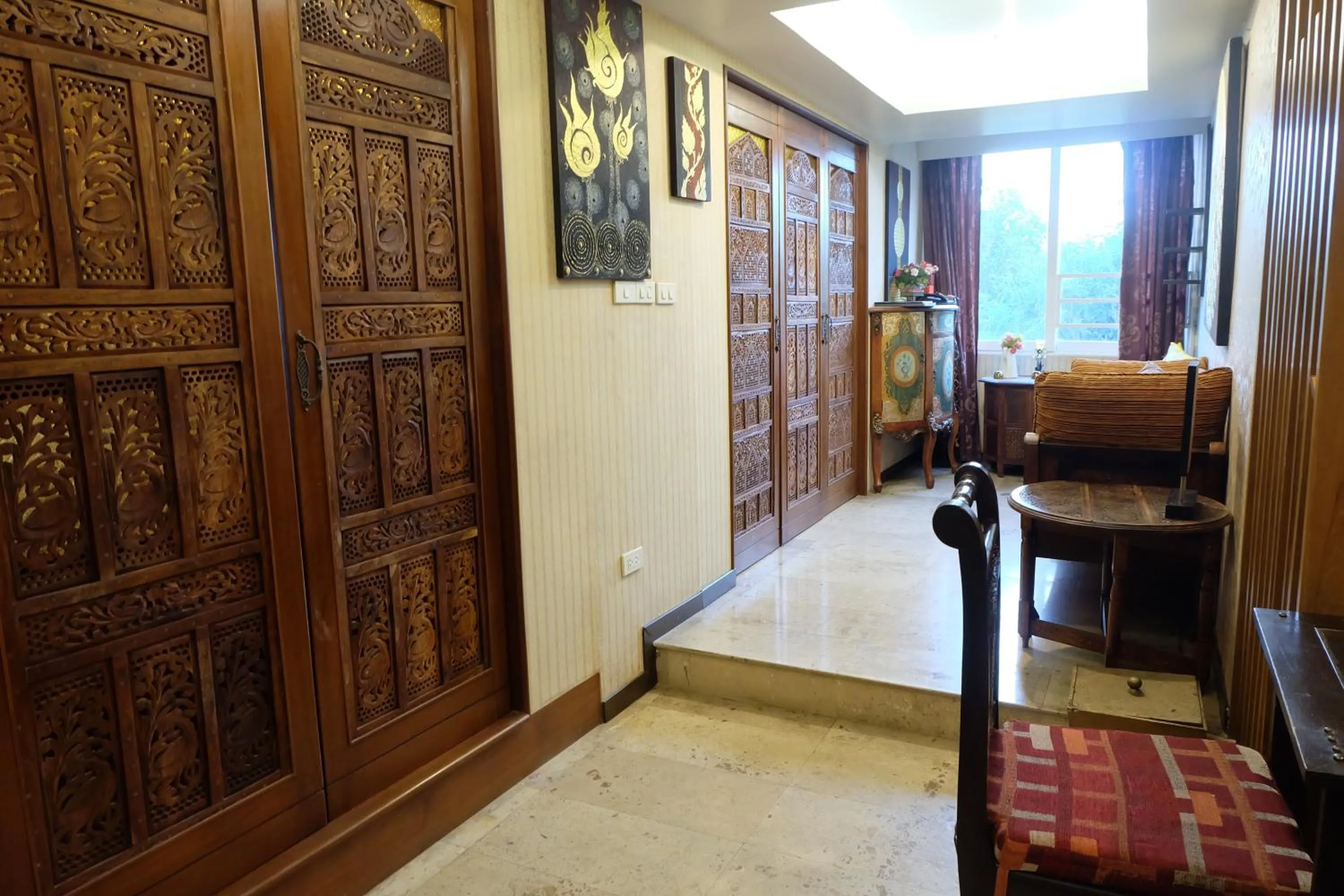 Seating area in Sabai Sabai@Sukhumvit Hotel