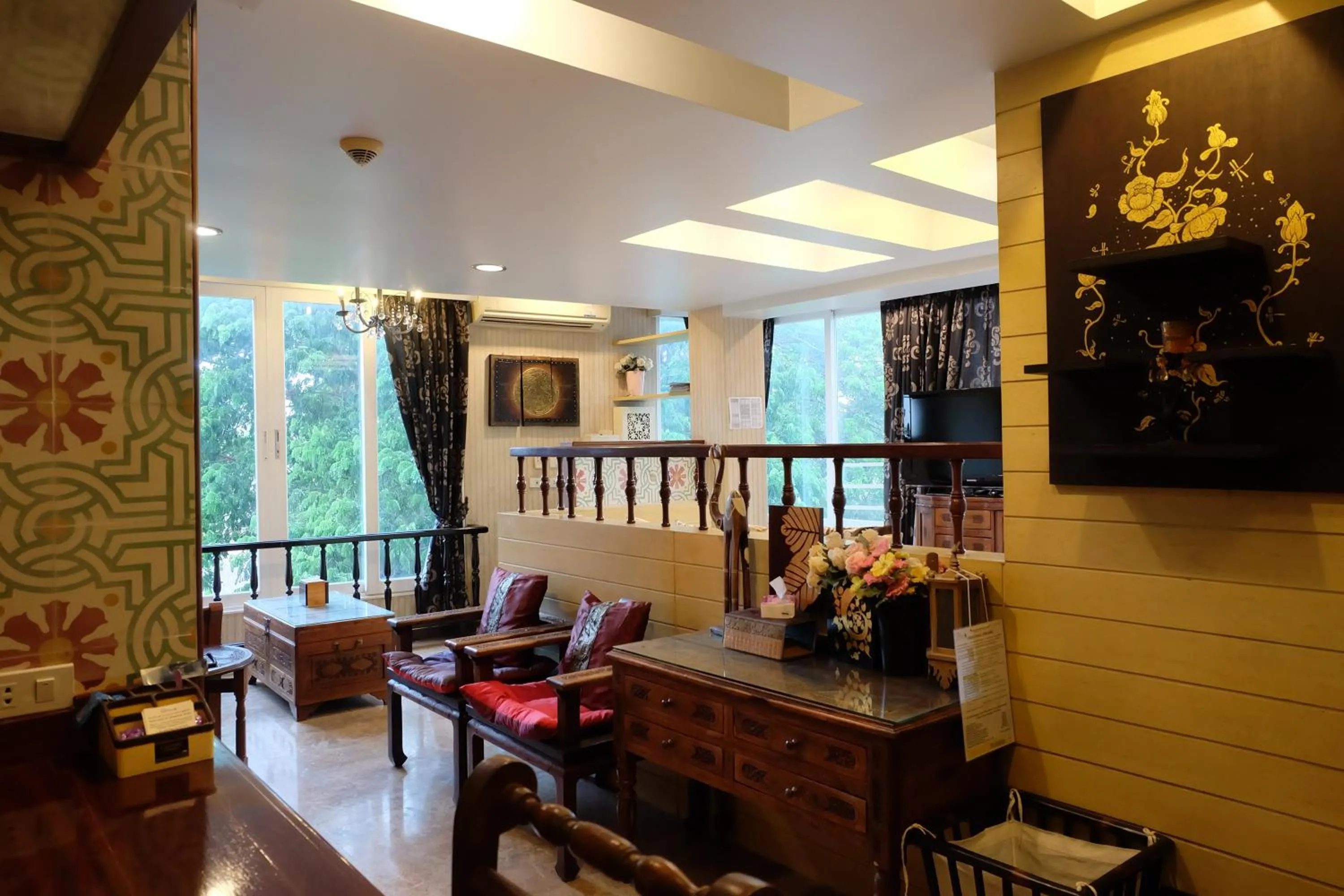 Seating area in Sabai Sabai@Sukhumvit Hotel